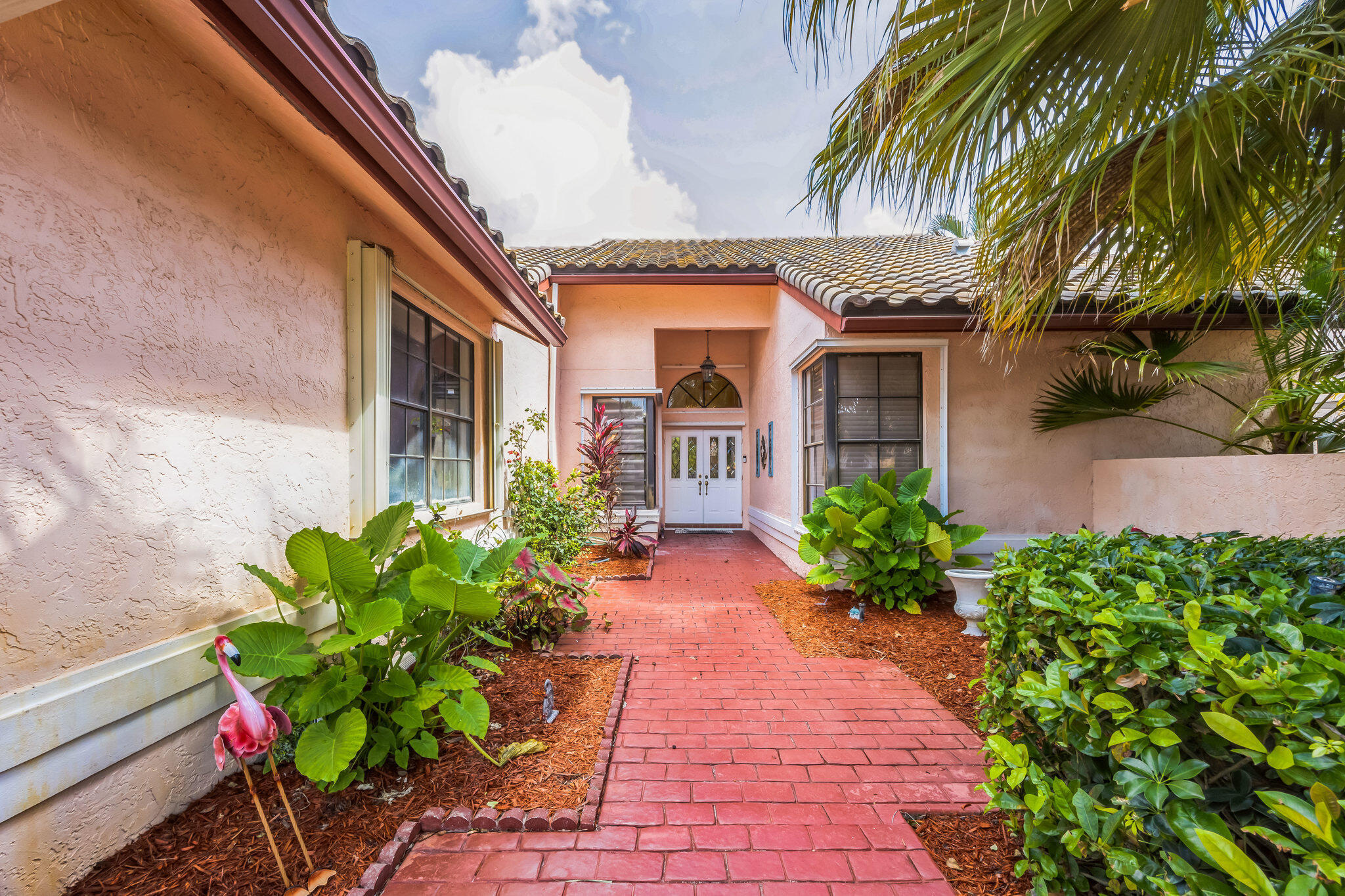 Foto de propiedad en 19365 CHERRY HILLS Terrace, Boca Raton, FL 33498 Boca Raton con MLS# 