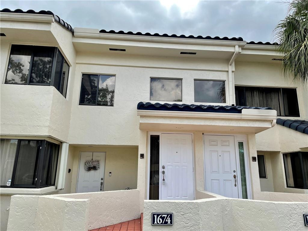 Foto de propiedad en 1674 NW 81ST Way 1674, Plantation, FL 33322 Plantation con MLS# 