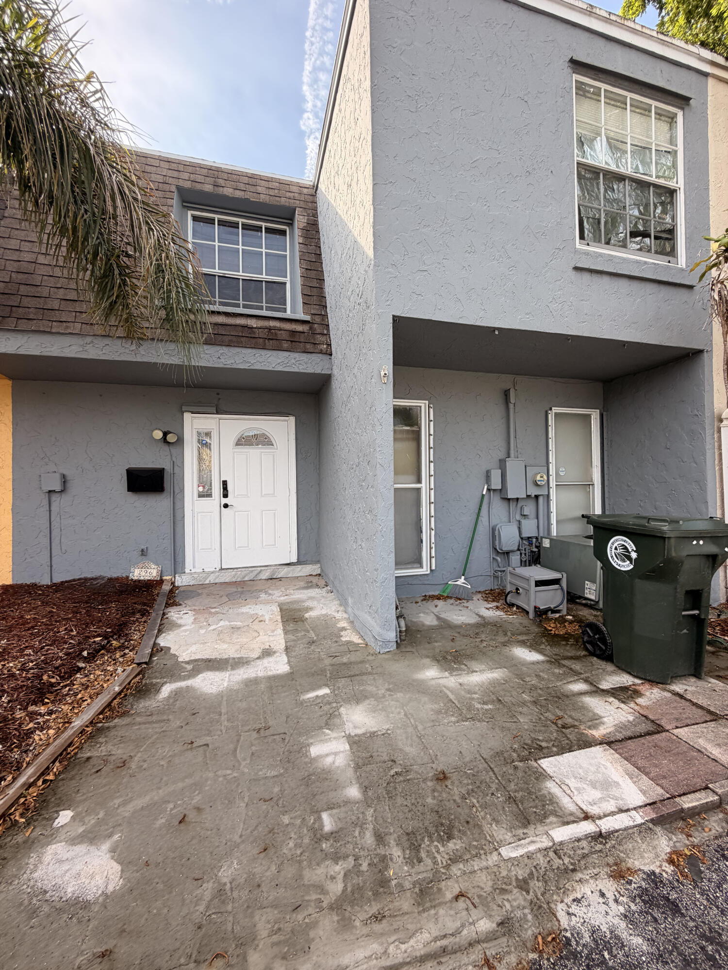Foto de propiedad en 296 SUNSHINE Drive, Coconut Creek, FL 33066 Coconut Creek con MLS# 