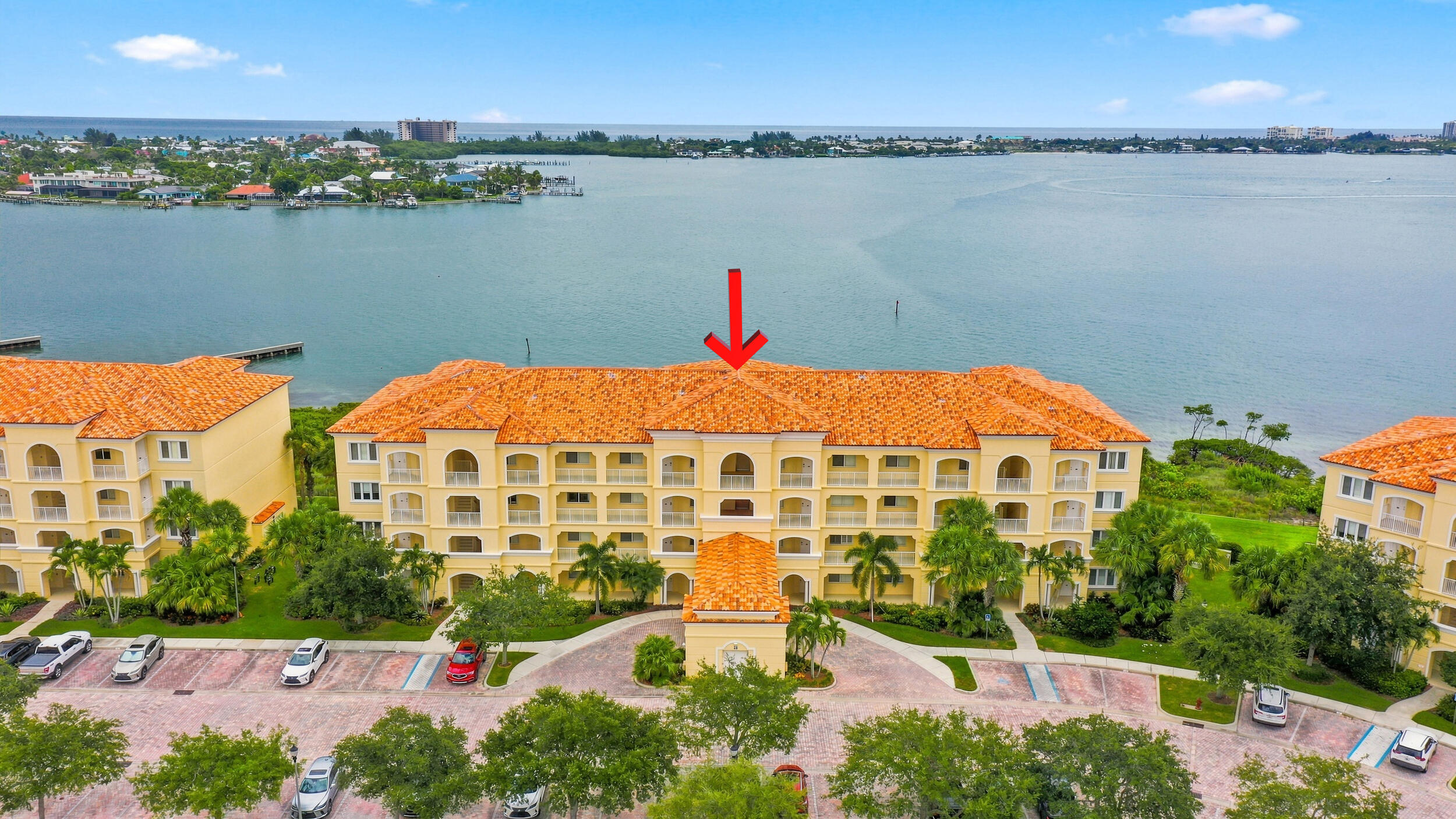 Foto de propiedad en 21 HARBOUR ISLE Drive W 302, Fort Pierce, FL 34949 Fort Pierce con MLS# 