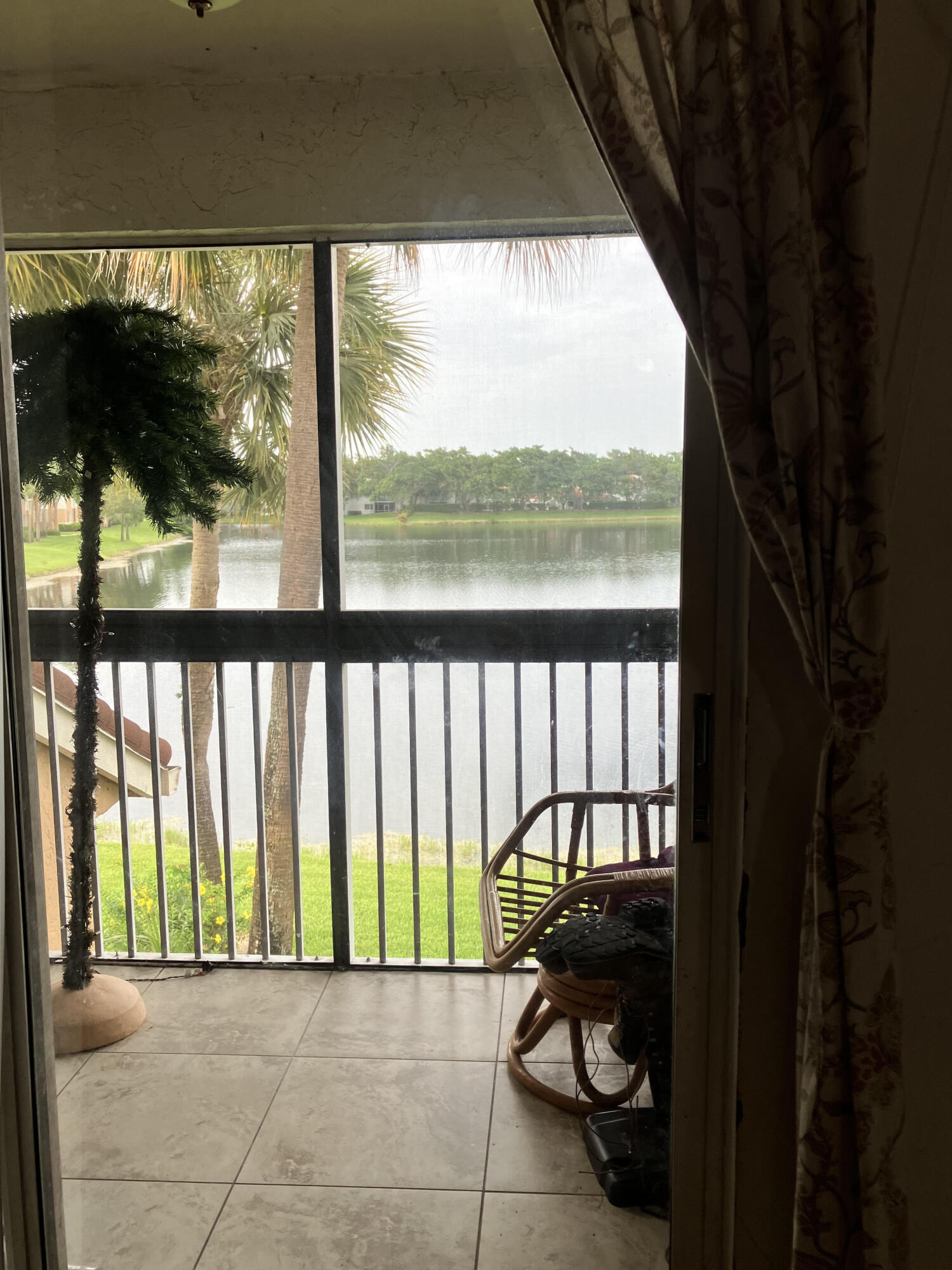 Foto de propiedad en 712 NW 92nd Avenue, Plantation, FL 33324 Plantation con MLS# 