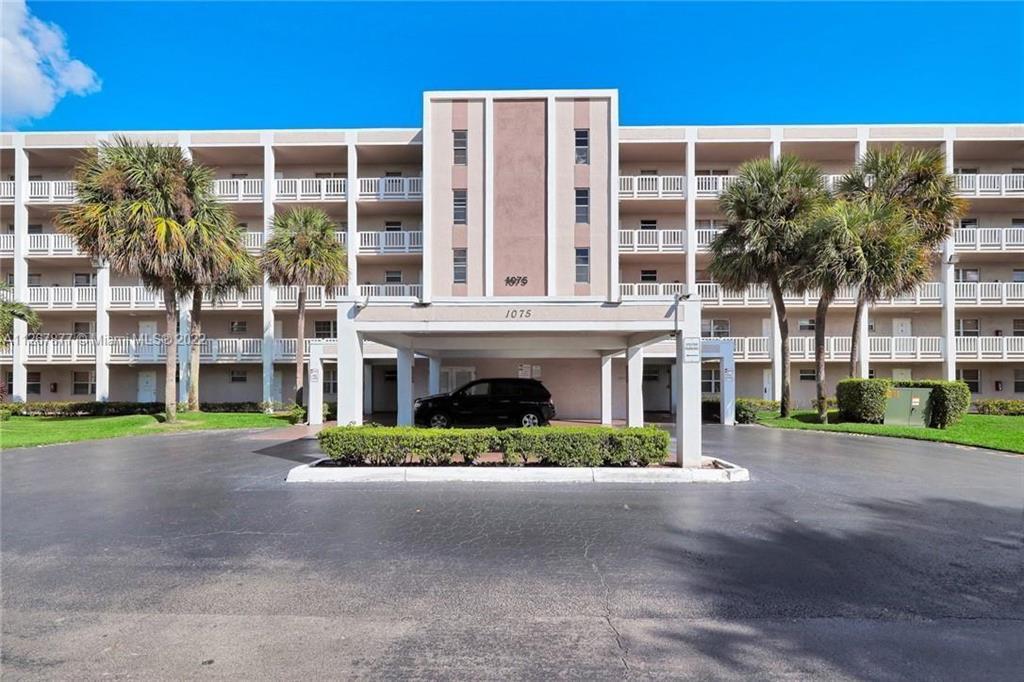 En Venta 1075 Riverside Drive 303, Coral Springs, FL 33071, Coral Springs, FL 33071