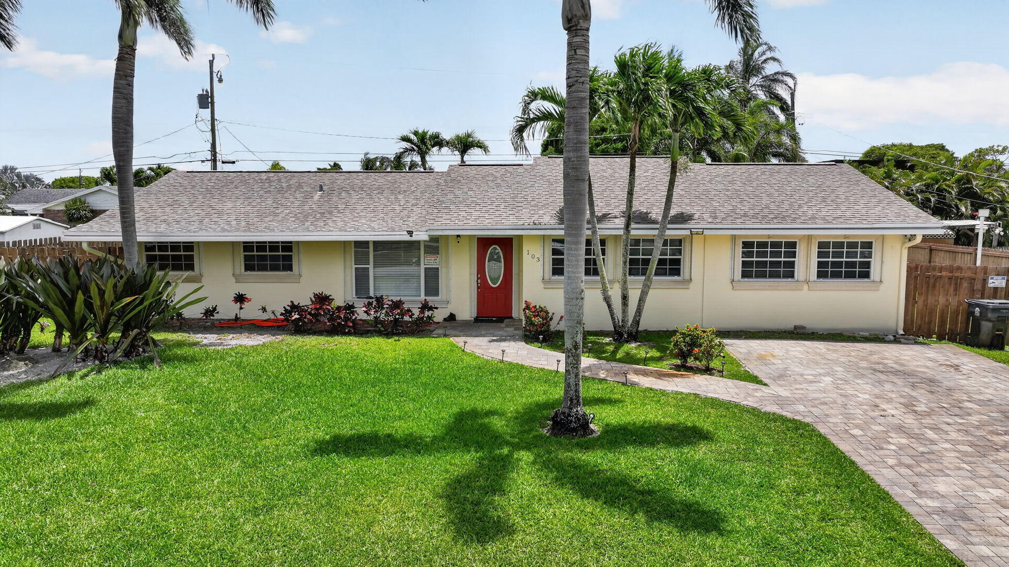Vendido 103 W MANGO Road, Lake Worth, FL 33467, Lake Worth, FL 33467