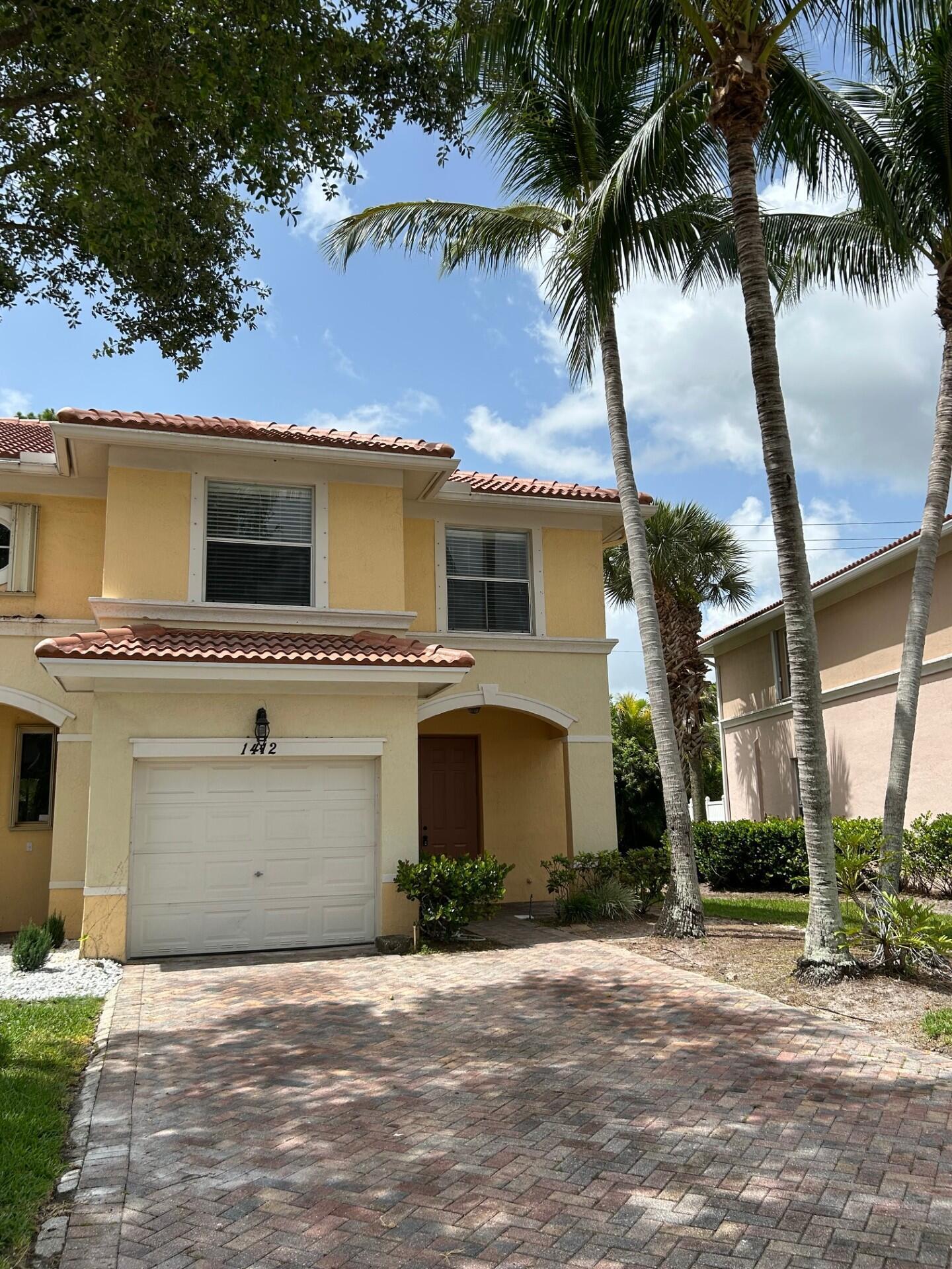 Foto de propiedad en 1412 SEMINOLE PALMS Drive, Greenacres, FL 33463 Greenacres con MLS# 