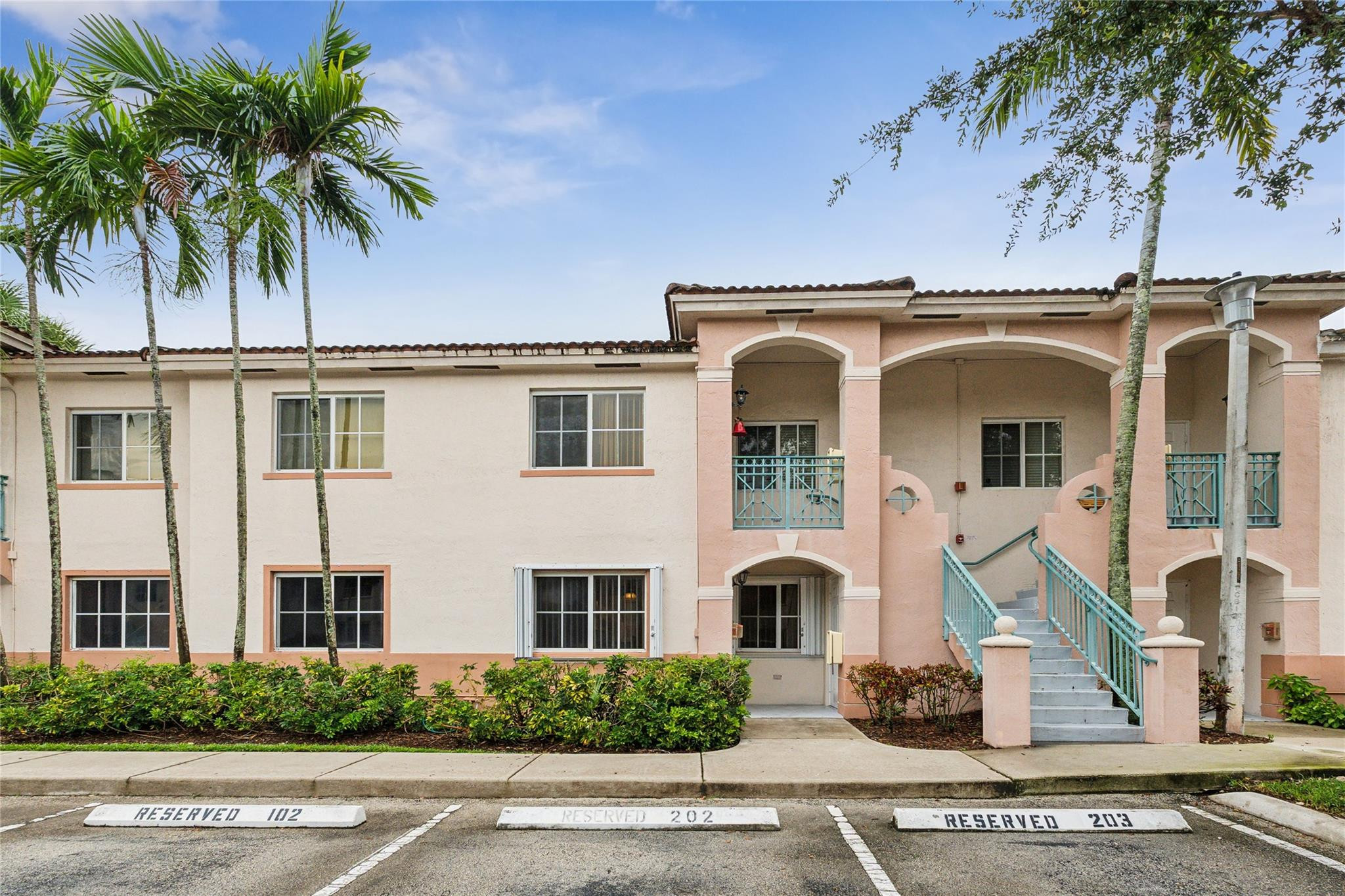 Foto de propiedad en 2173 NW 78th Avenue, Pembroke Pines, FL 33024 Pembroke Pines con MLS# 