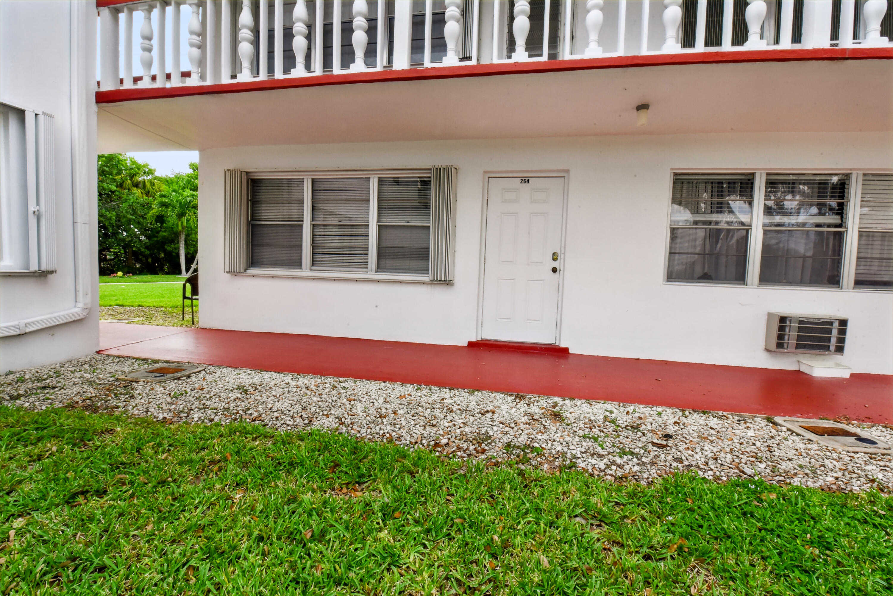 Foto de propiedad en 264 Northampton N, West Palm Beach, FL 33417 West Palm Beach con MLS# 
