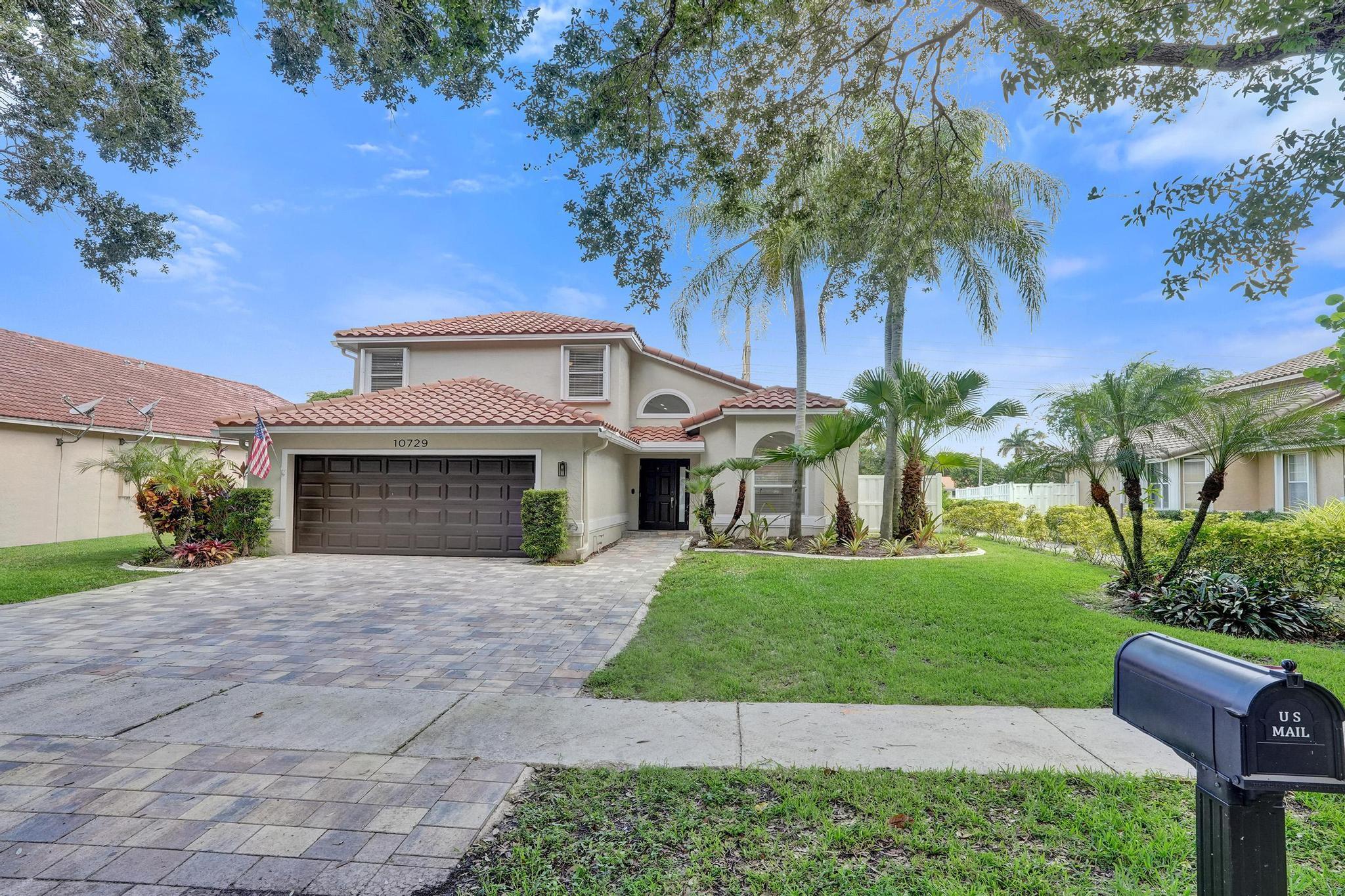 Foto de propiedad en 10729 EDINBURGH Street, Cooper City, FL 33026 Cooper City con MLS# 