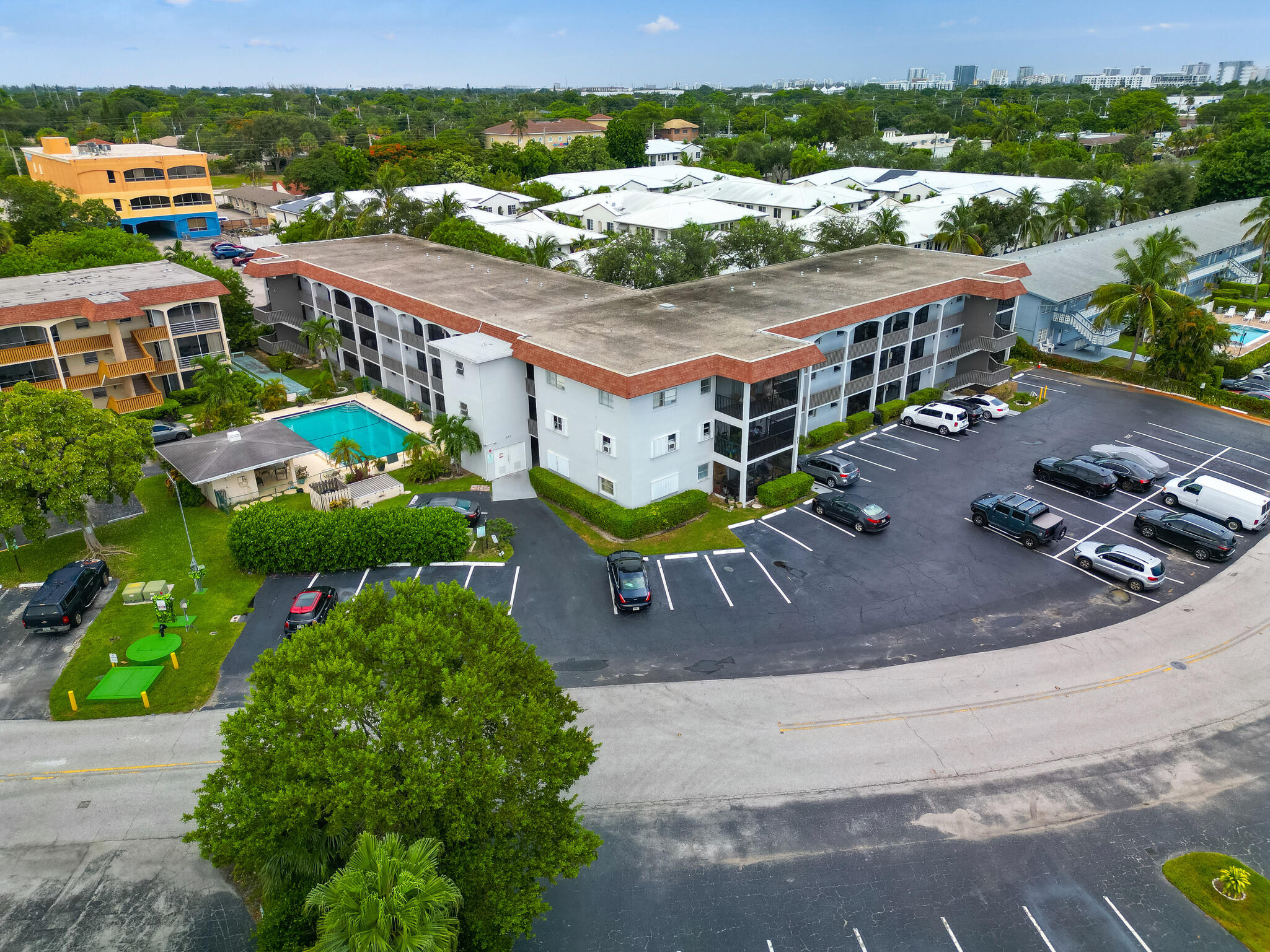 En Venta 651 PINE Drive 201, Pompano Beach, FL 33060, Pompano Beach, FL 33060