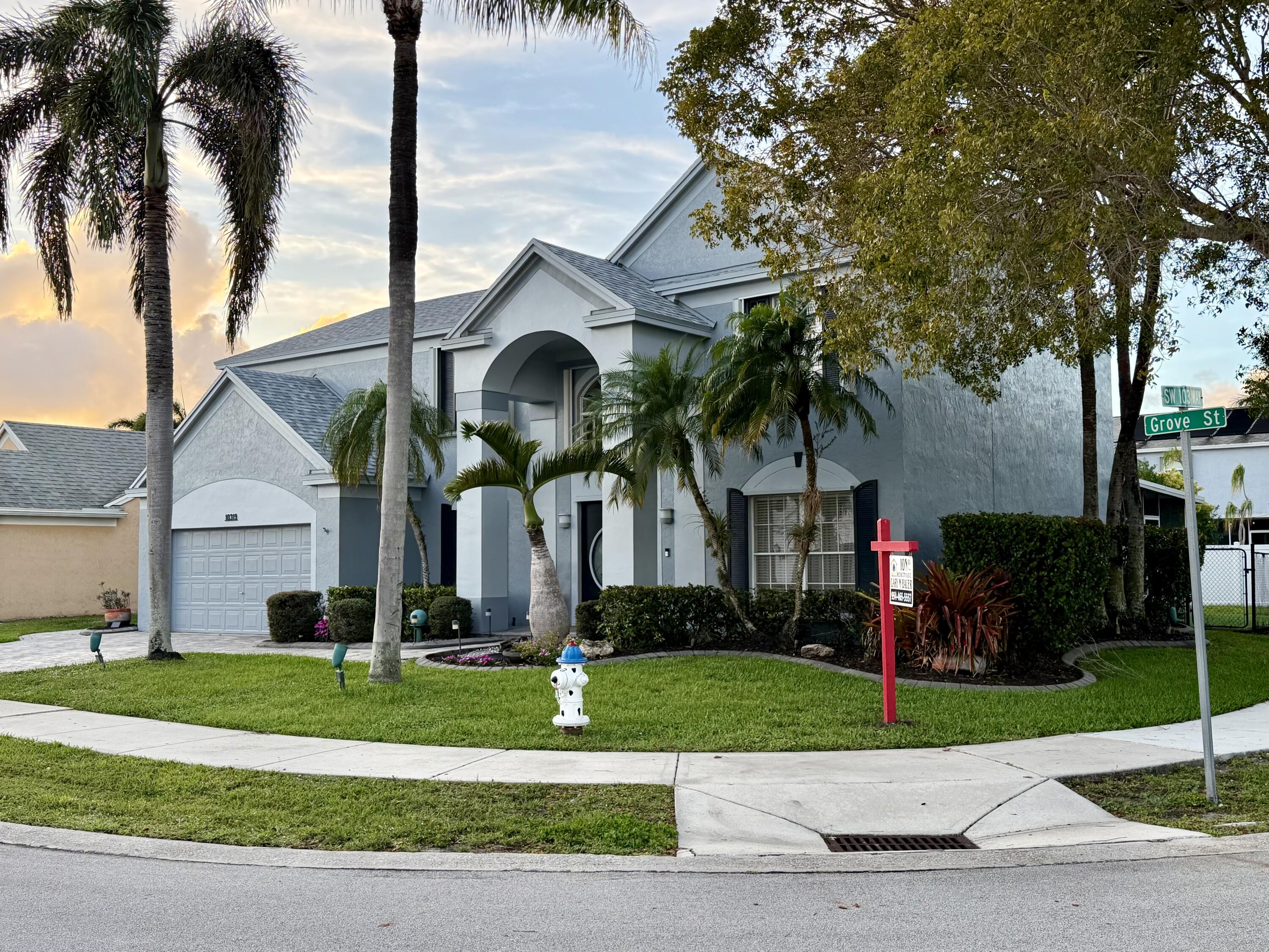 Foto de propiedad en 10319 GROVE Street, Cooper City, FL 33328 Cooper City con MLS# 