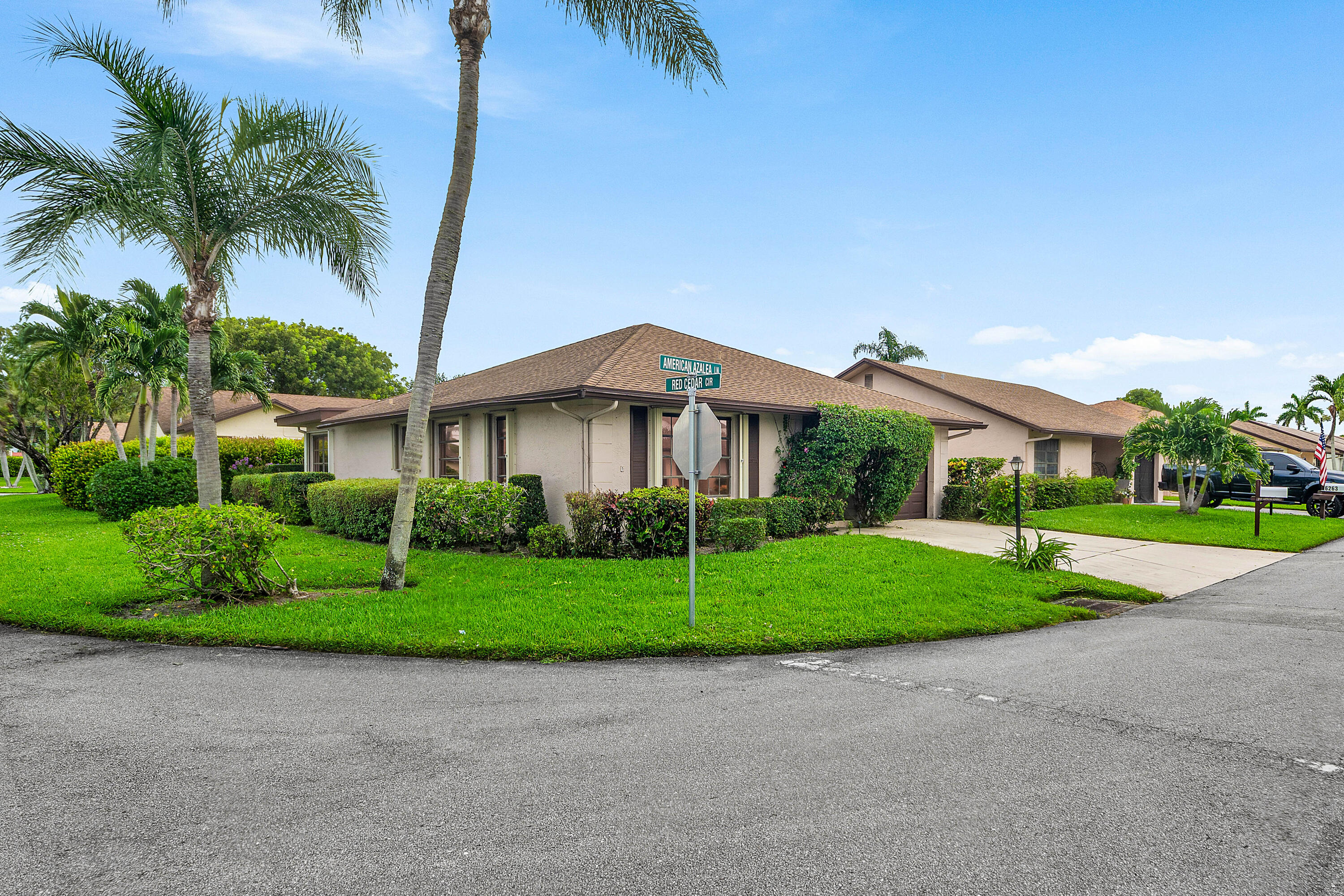 Foto de propiedad en 6265 American Azalea Lane, Greenacres, FL 33463 Greenacres con MLS# 