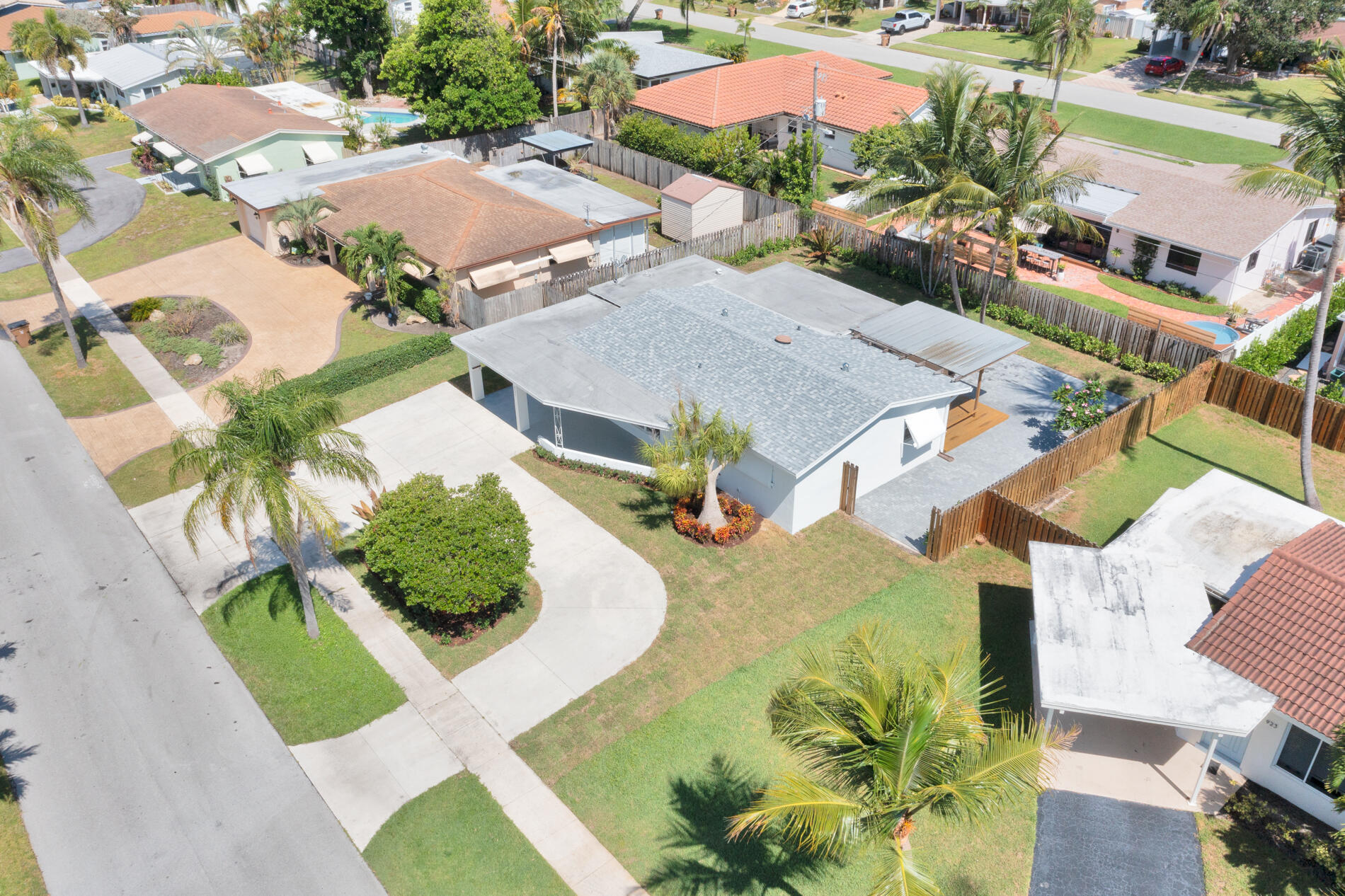 Foto de propiedad en 921 SE 15th Court, Deerfield Beach, FL 33441 Deerfield Beach con MLS# 
