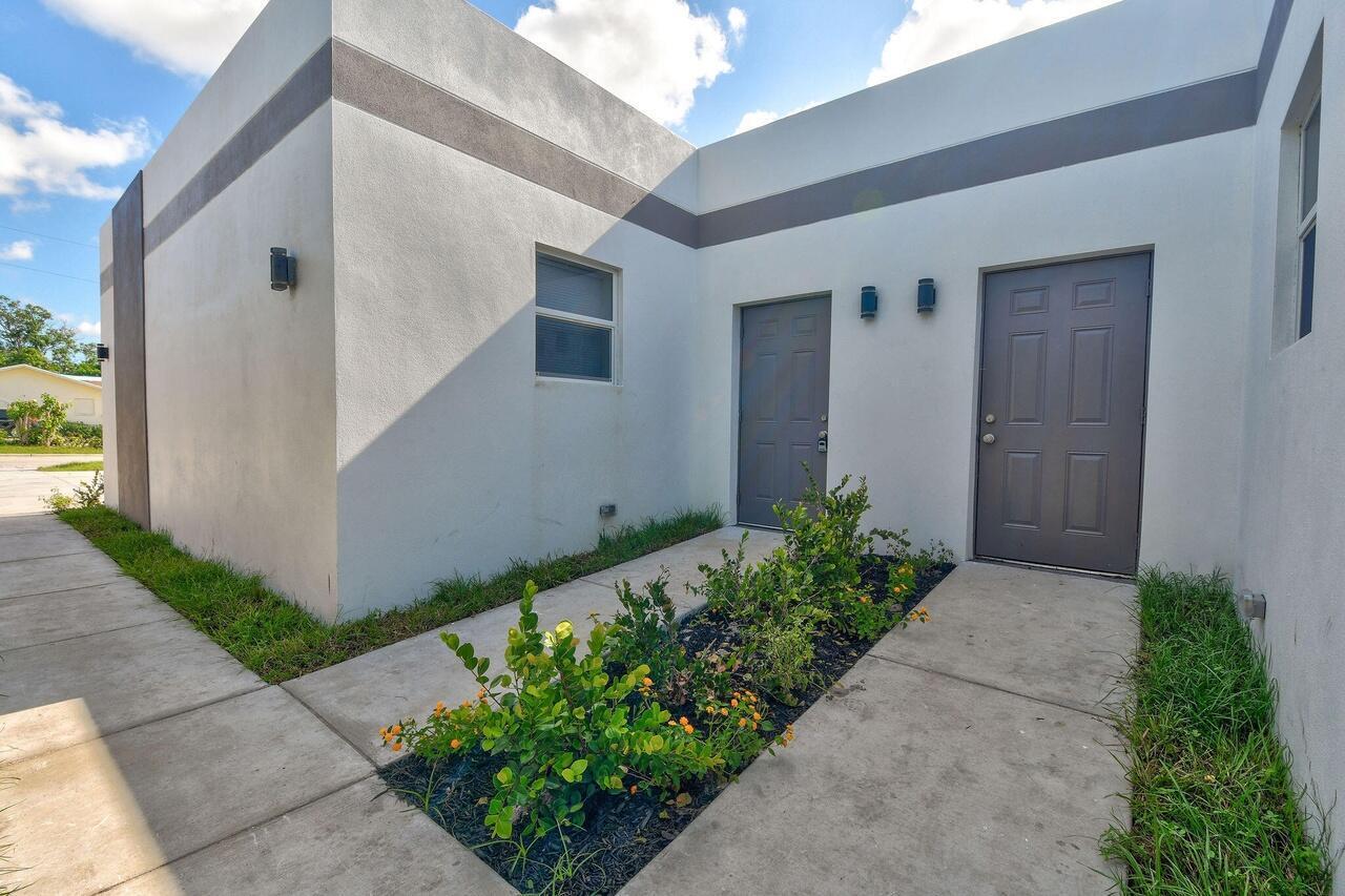 Foto de propiedad en 1177 Ac Evans Street A, Riviera Beach, FL 33404 Riviera Beach con MLS# 