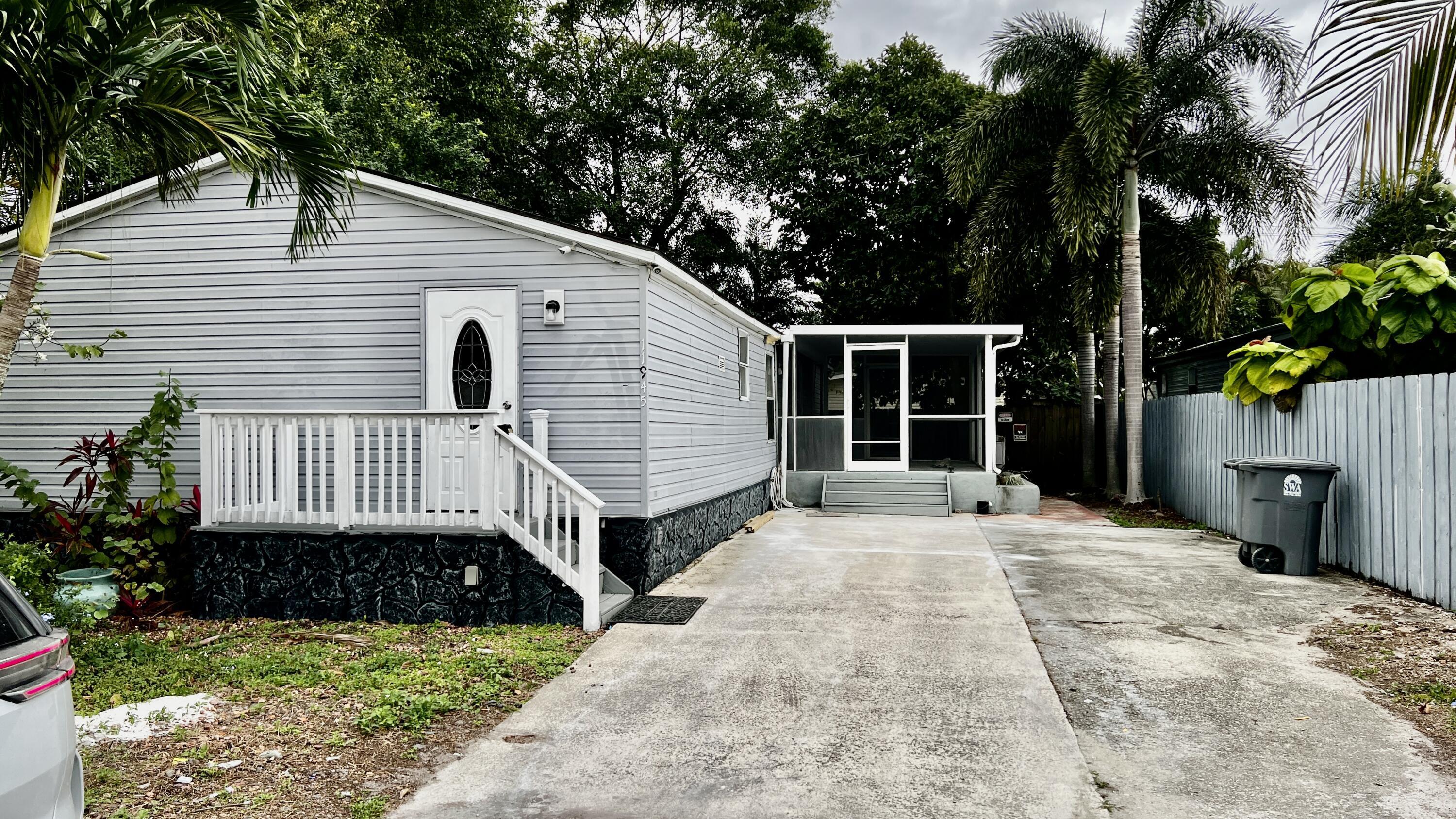 Foto de propiedad en 11945 FLOTILLA Place, Watergate, FL 33428 Watergate con MLS# 