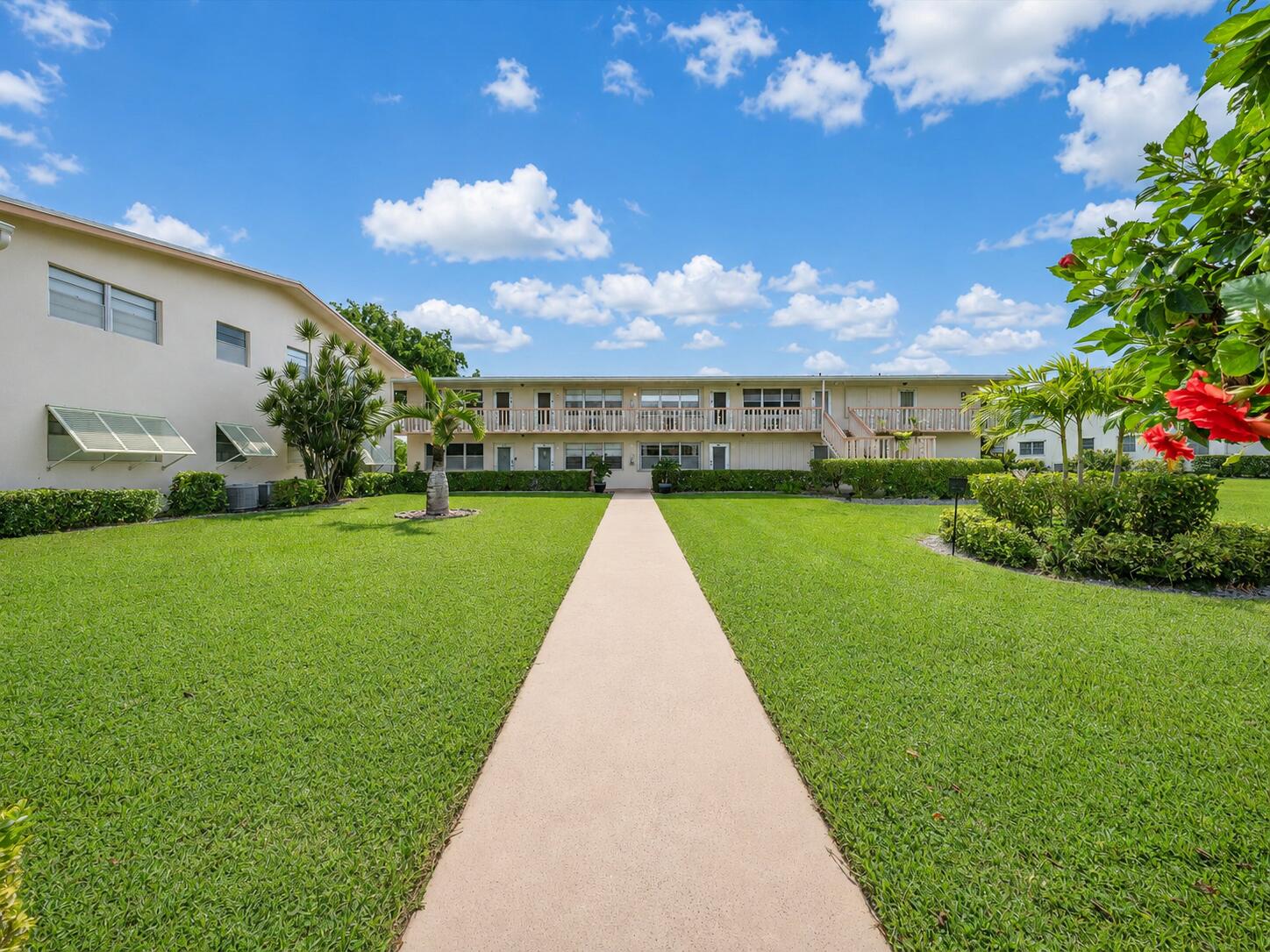 Foto de propiedad en 43 BERKSHIRE B, West Palm Beach, FL 33417 West Palm Beach con MLS# 