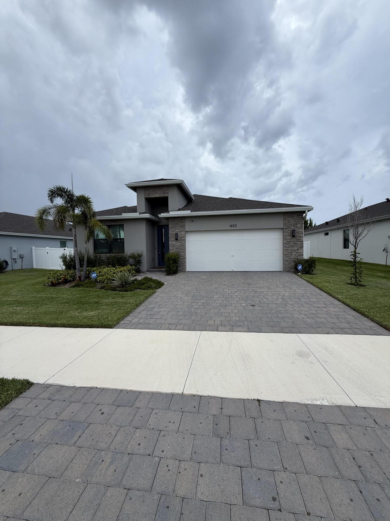 En Renta 1653 NE OCEAN DUNES Drive, Jensen Beach, FL 34957, Jensen Beach, FL 34957