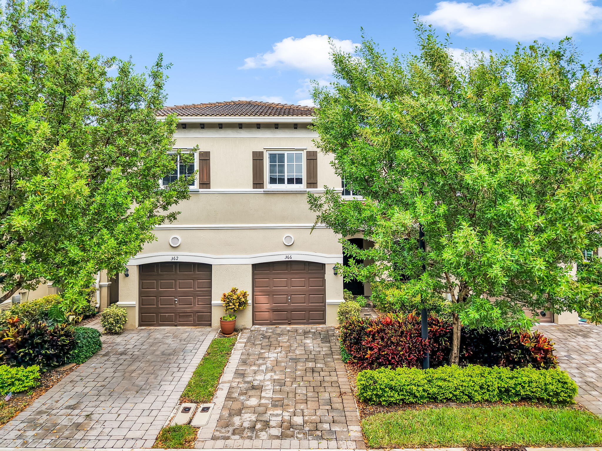 Foto de propiedad en 366 SE 1ST Way, Deerfield Beach, FL 33441 Deerfield Beach con MLS# 