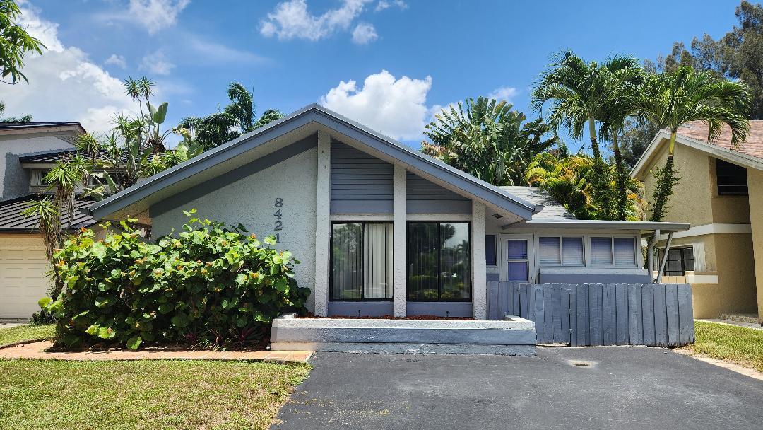 Foto de propiedad en 8421 SW 39TH Court, Davie, FL 33328 Davie con MLS# 