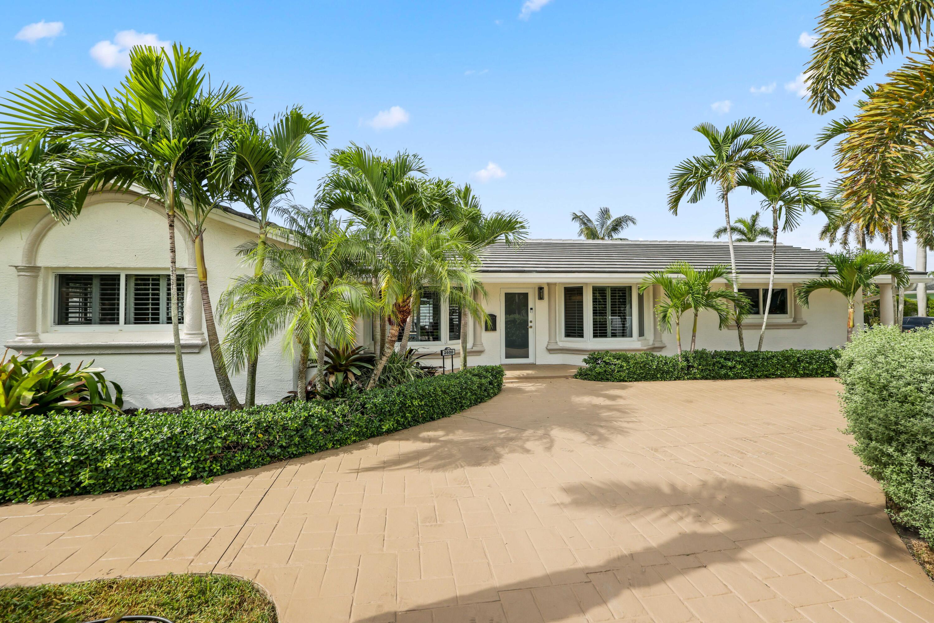 Foto de propiedad en 2600 NE 43rd Street, Lighthouse Point, FL 33064 Lighthouse Point con MLS# 