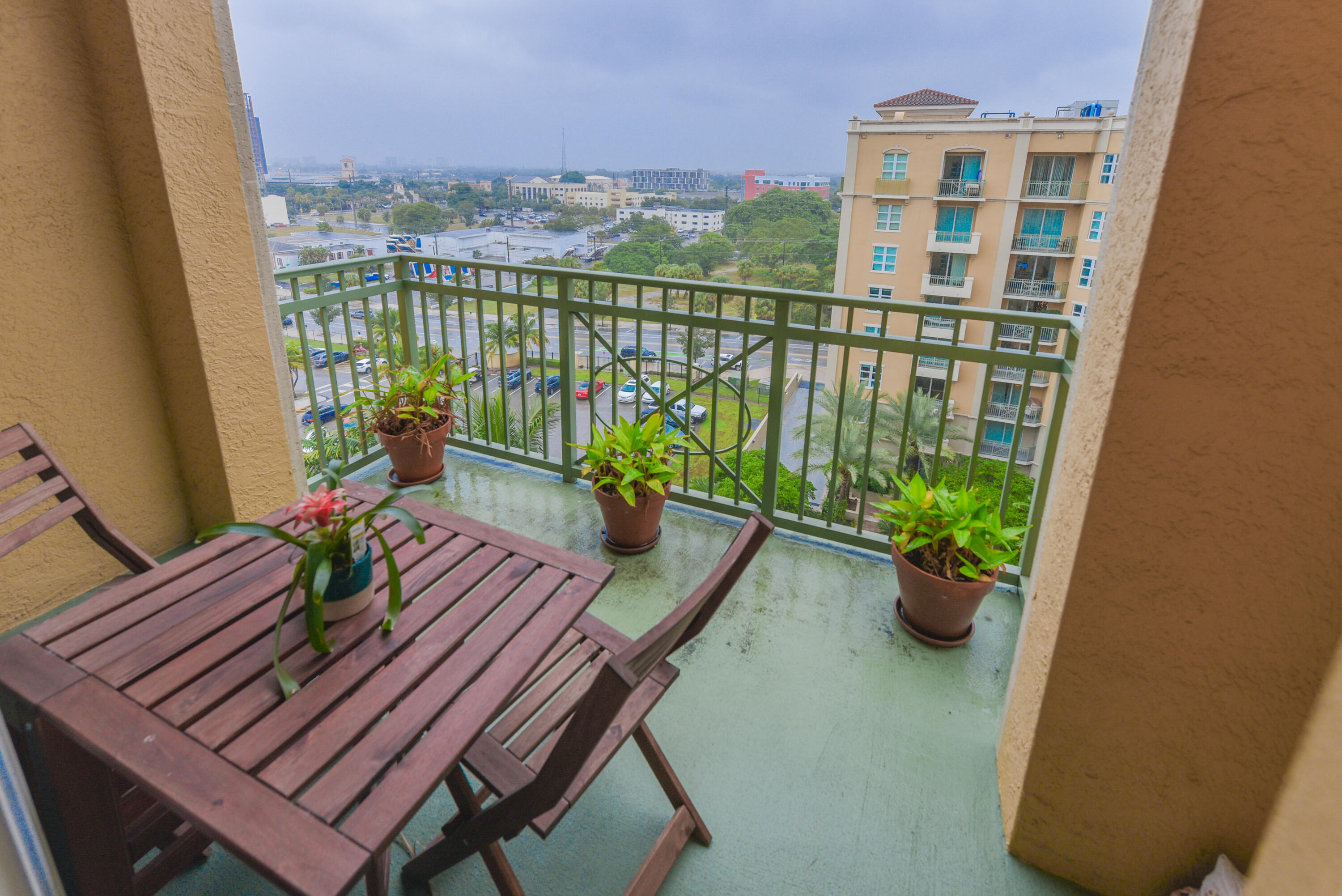 Foto de propiedad en 403 S SAPODILLA Avenue 817, West Palm Beach, FL 33401 West Palm Beach con MLS# 