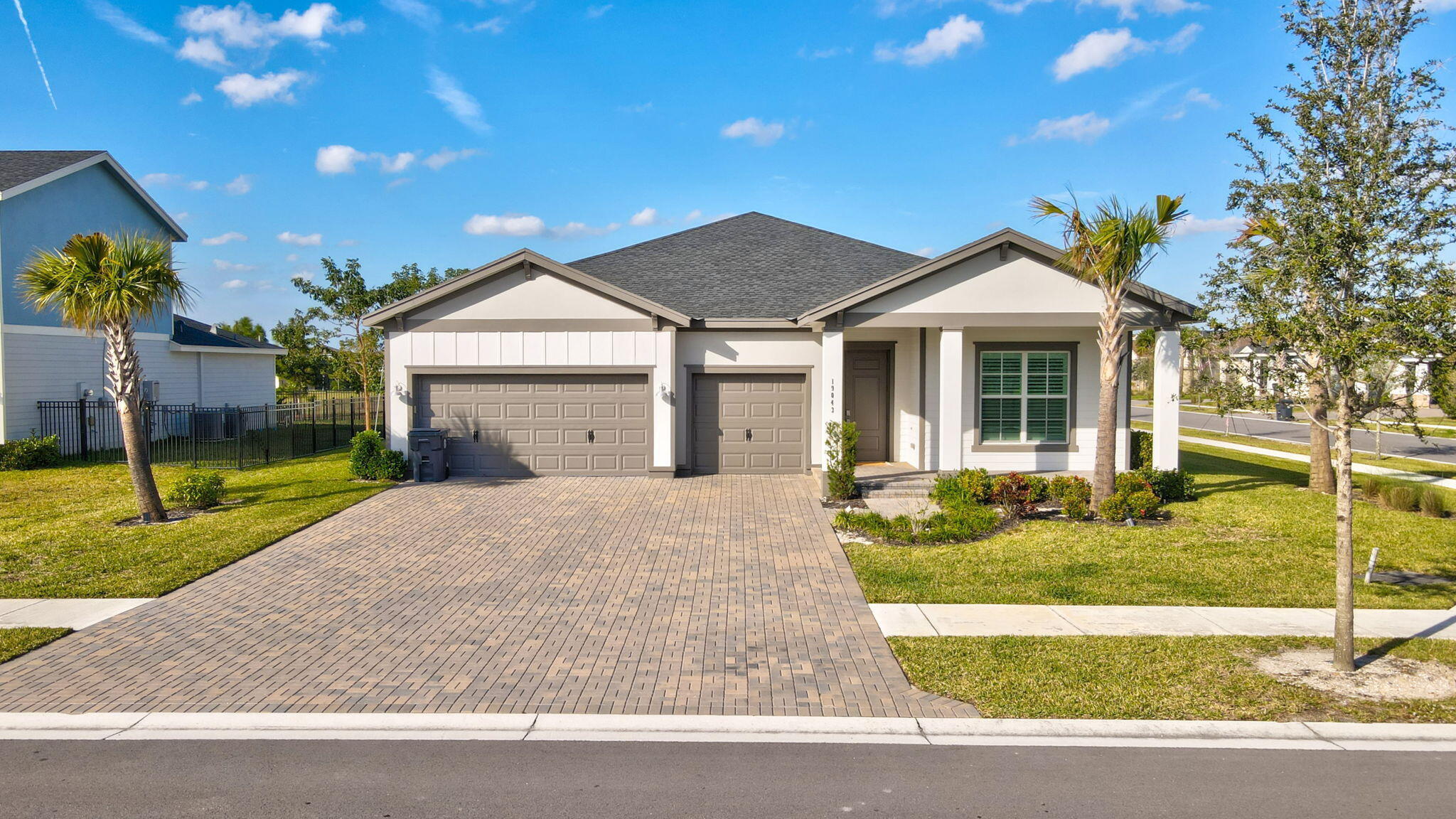 Foto de propiedad en 19043 BROAD SHORE Walk, Loxahatchee, FL 33470 Loxahatchee con MLS# 