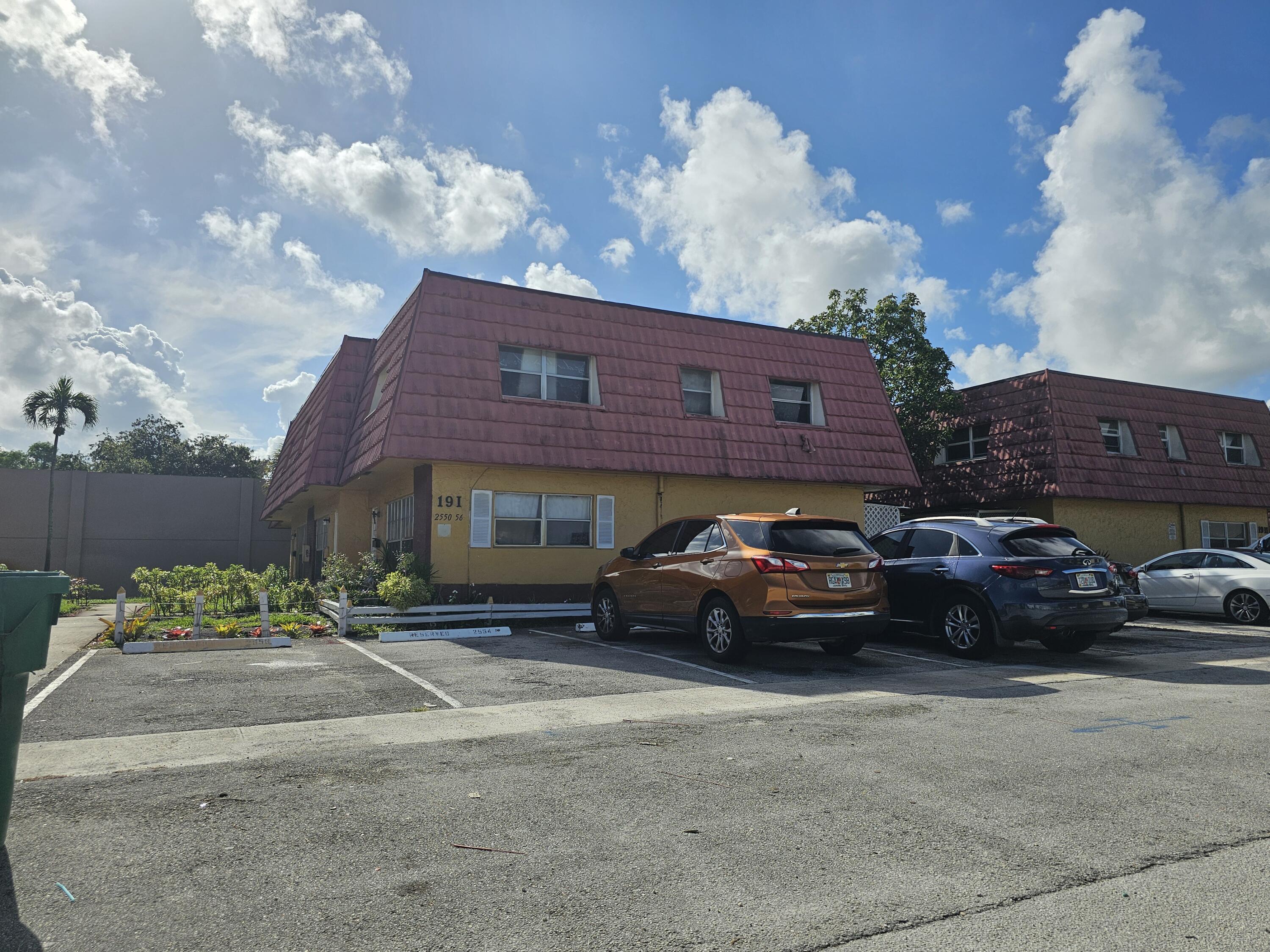 Foto de propiedad en 2556 NW 52nd Avenue D19, Lauderhill, FL 33313 Lauderhill con MLS# 