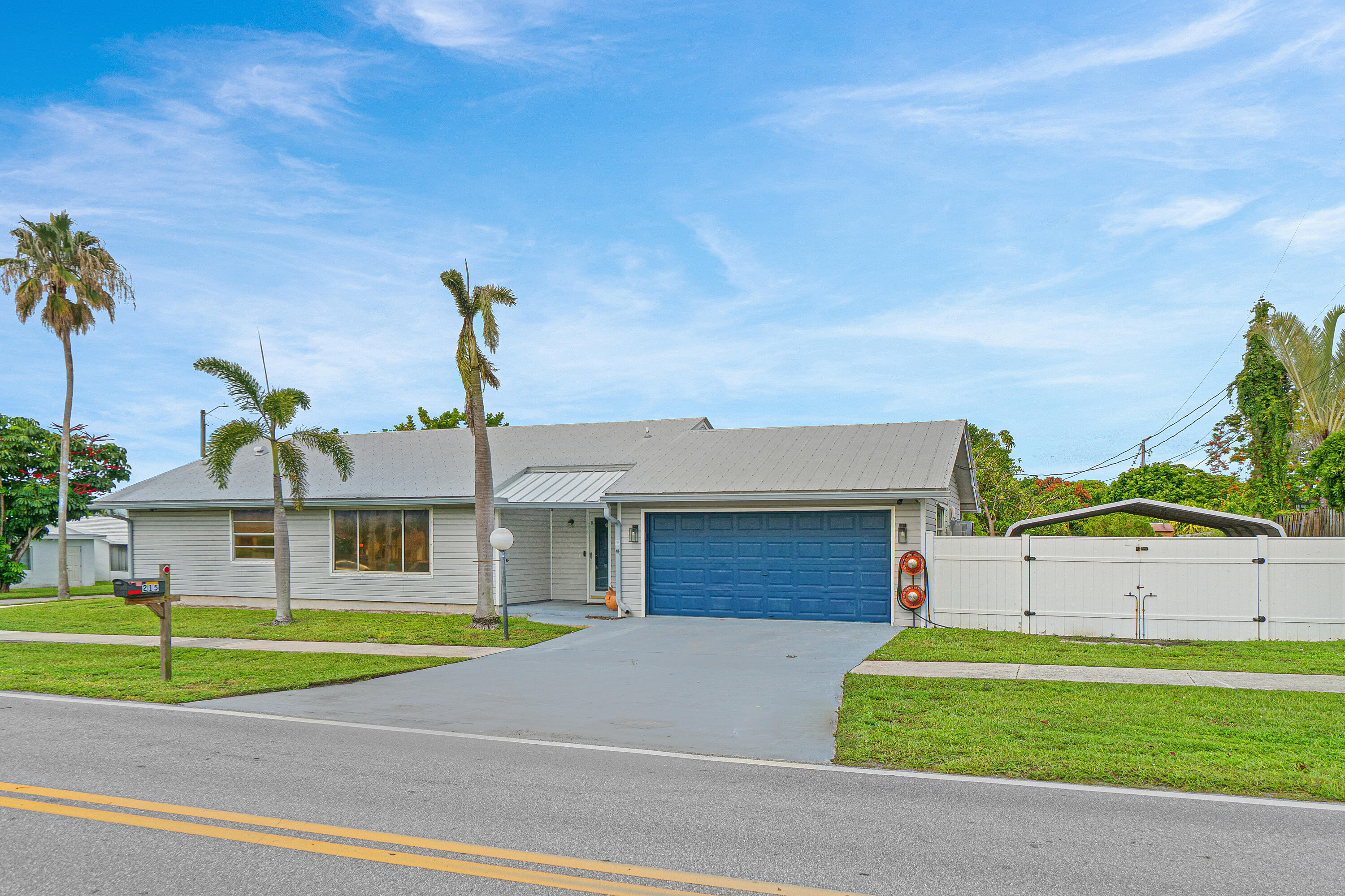 En Venta 215 SW 8TH Street, Boynton Beach, FL 33426, Boynton Beach, FL 33426