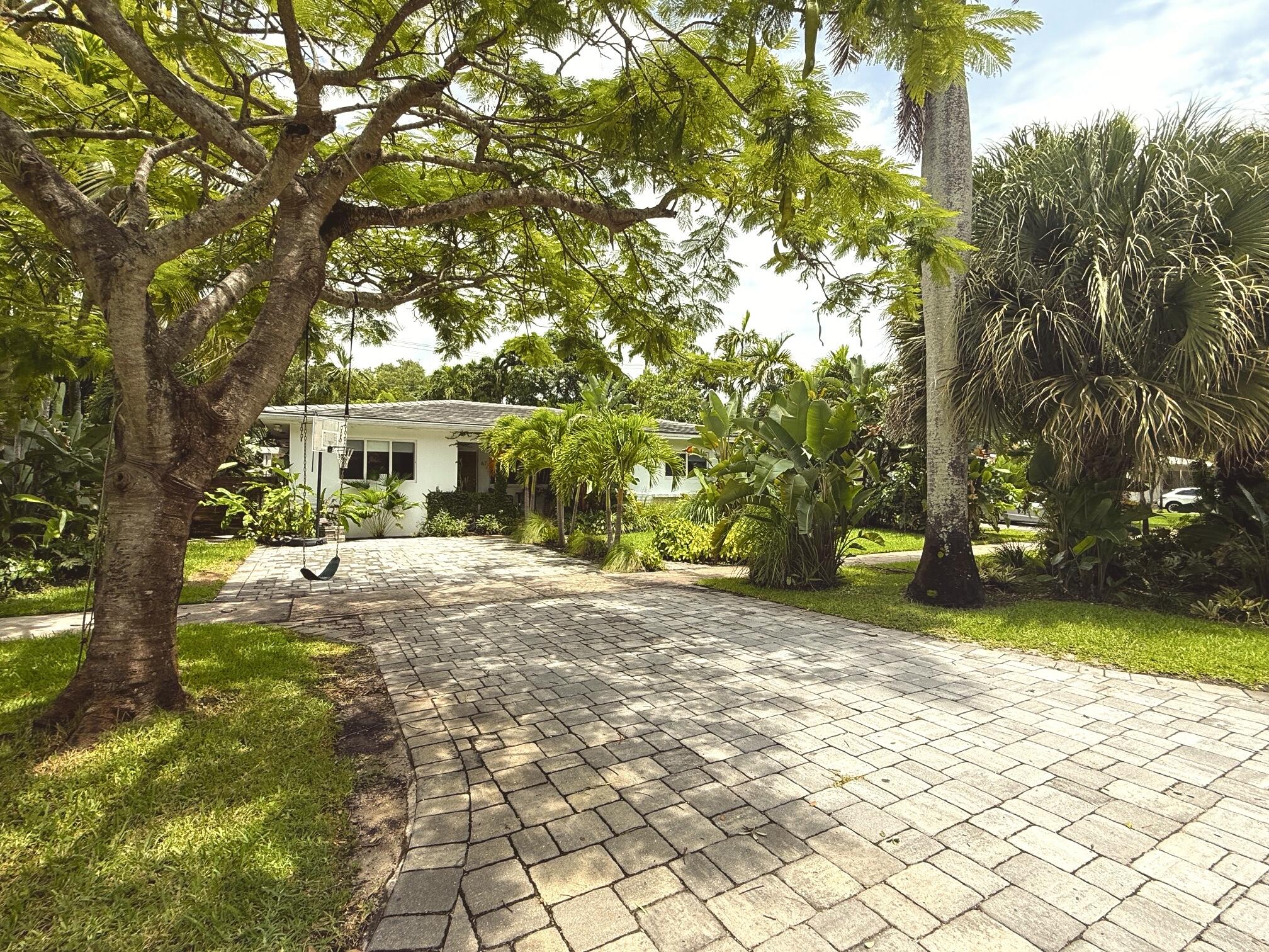 Foto de propiedad en 67 NW 97 th Street, Miami Shores, FL 33150 Miami Shores con MLS# 