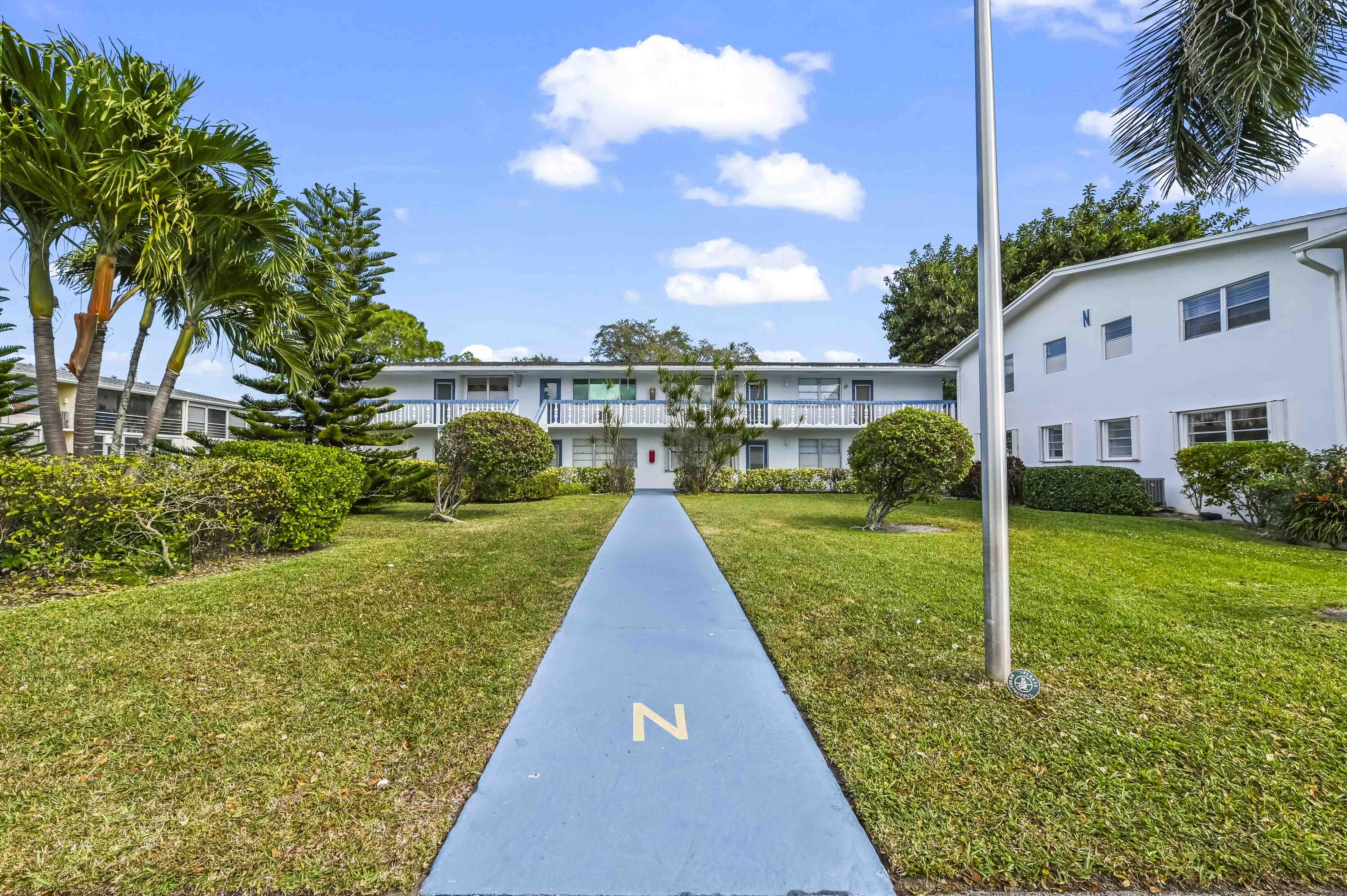 Foto de propiedad en 411 DURHAM N, Deerfield Beach, FL 33442 Deerfield Beach con MLS# 