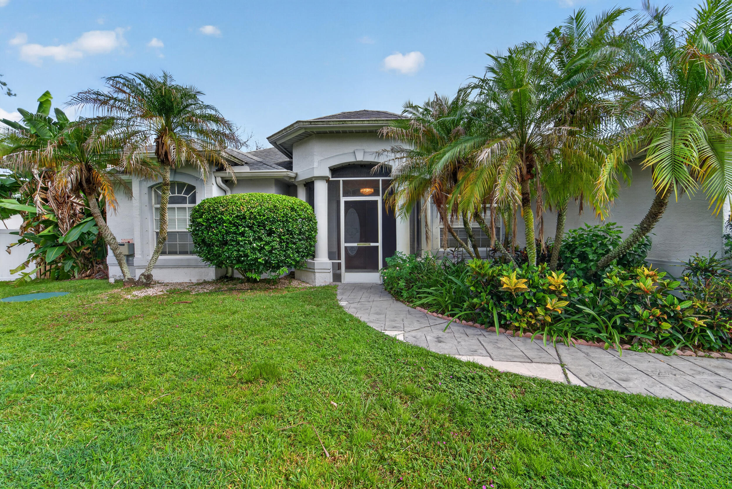 Foto de propiedad en 5341 NW ALAM Circle, Port St. Lucie, FL 34986 Port St. Lucie con MLS# 