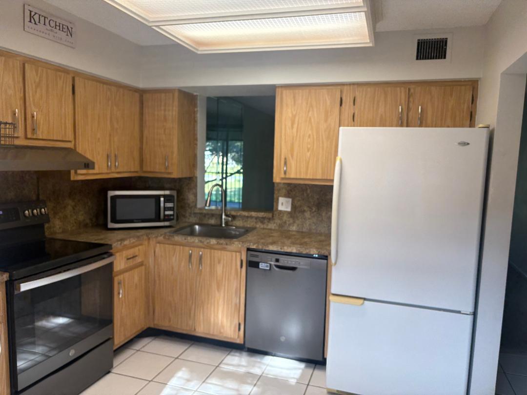 Foto de propiedad en 7300 Lake Cir Drive 202, Margate, FL 33063 Margate con MLS# 