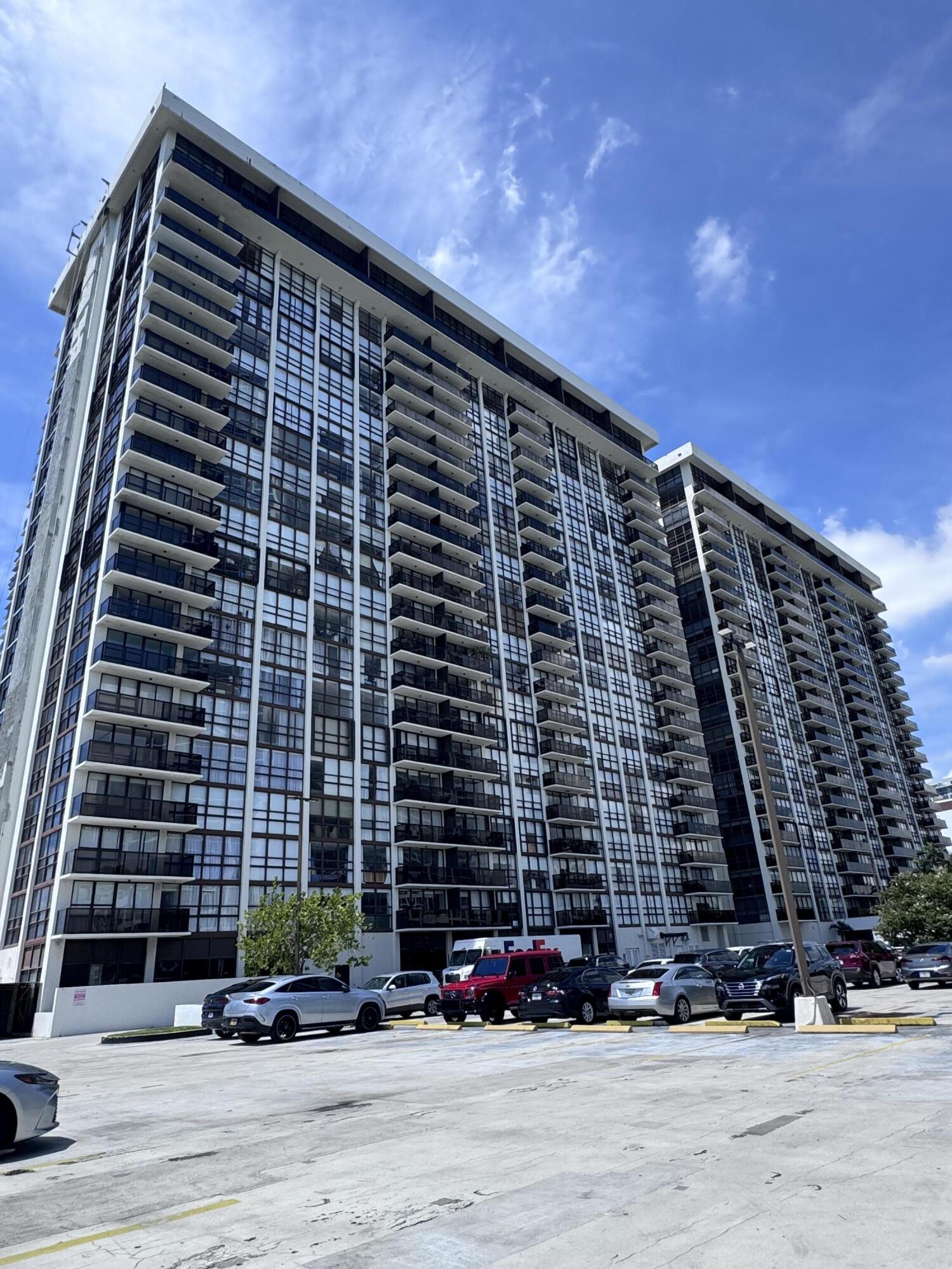 Foto de propiedad en 600 NE 36TH Street 1112, Miami, FL 33137 Miami con MLS# 