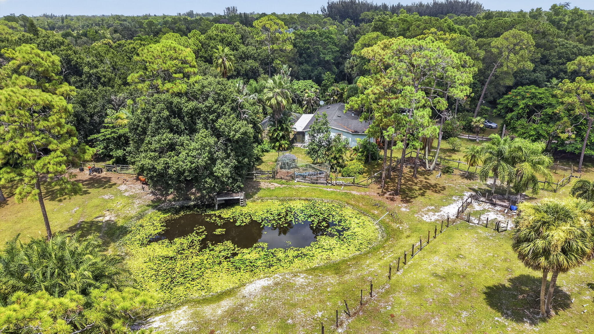 Foto de propiedad en 15182 Steffen Lane, Loxahatchee Groves, FL 33470 Loxahatchee Groves con MLS# 