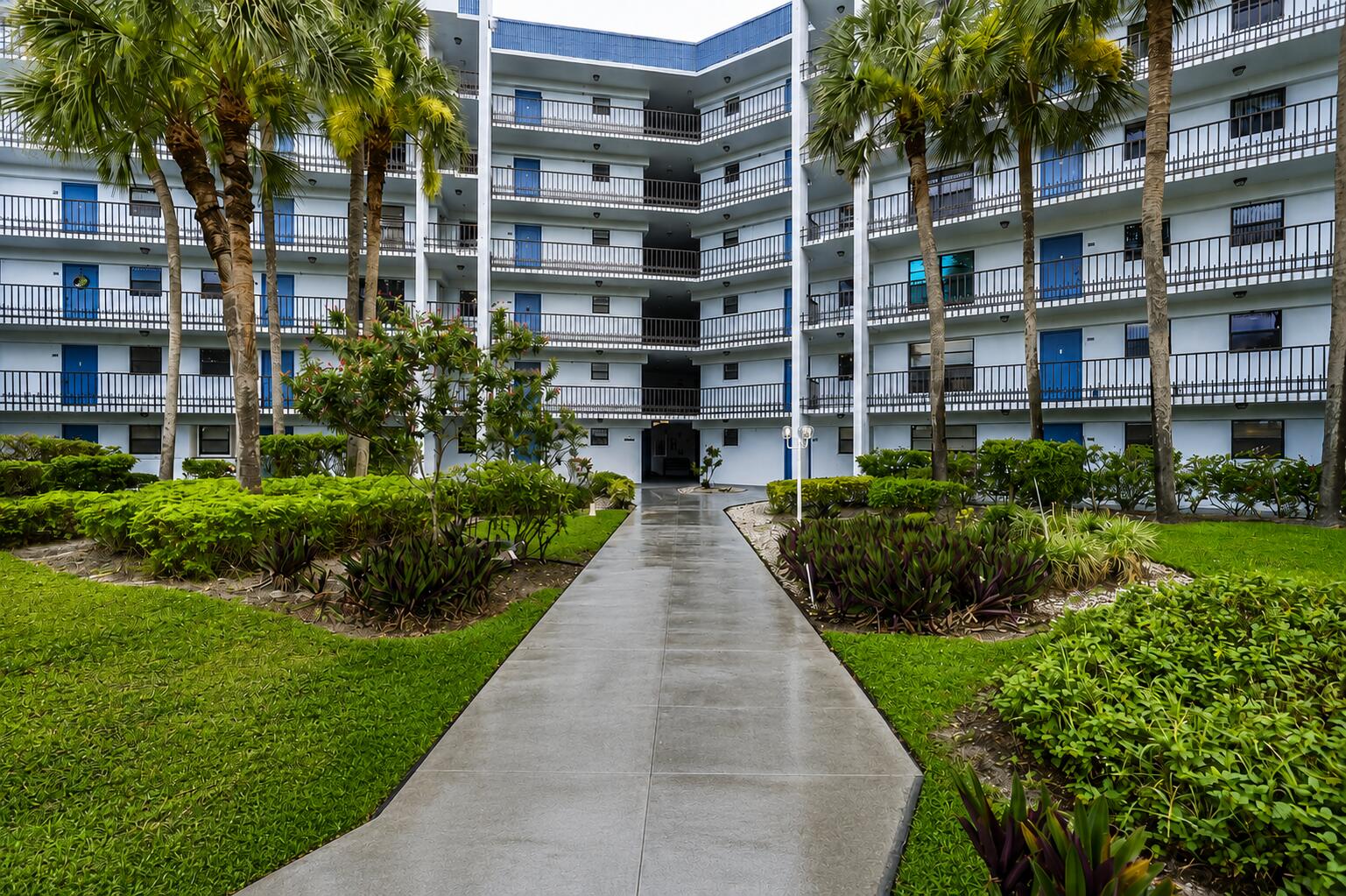 En Venta 4640 Lucerne Lakes Boulevard W 404, Lake Worth, FL 33467, Lake Worth, FL 33467