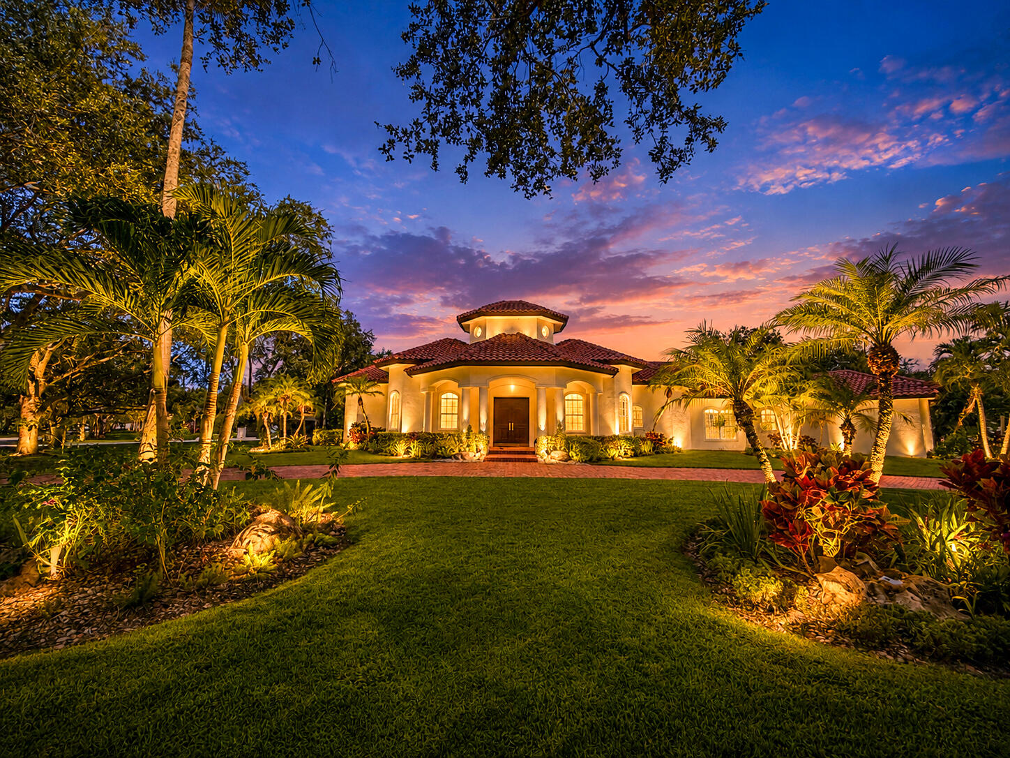 Foto de propiedad en 4051 E RIDGEVIEW Drive, Davie, FL 33330 Davie con MLS# 