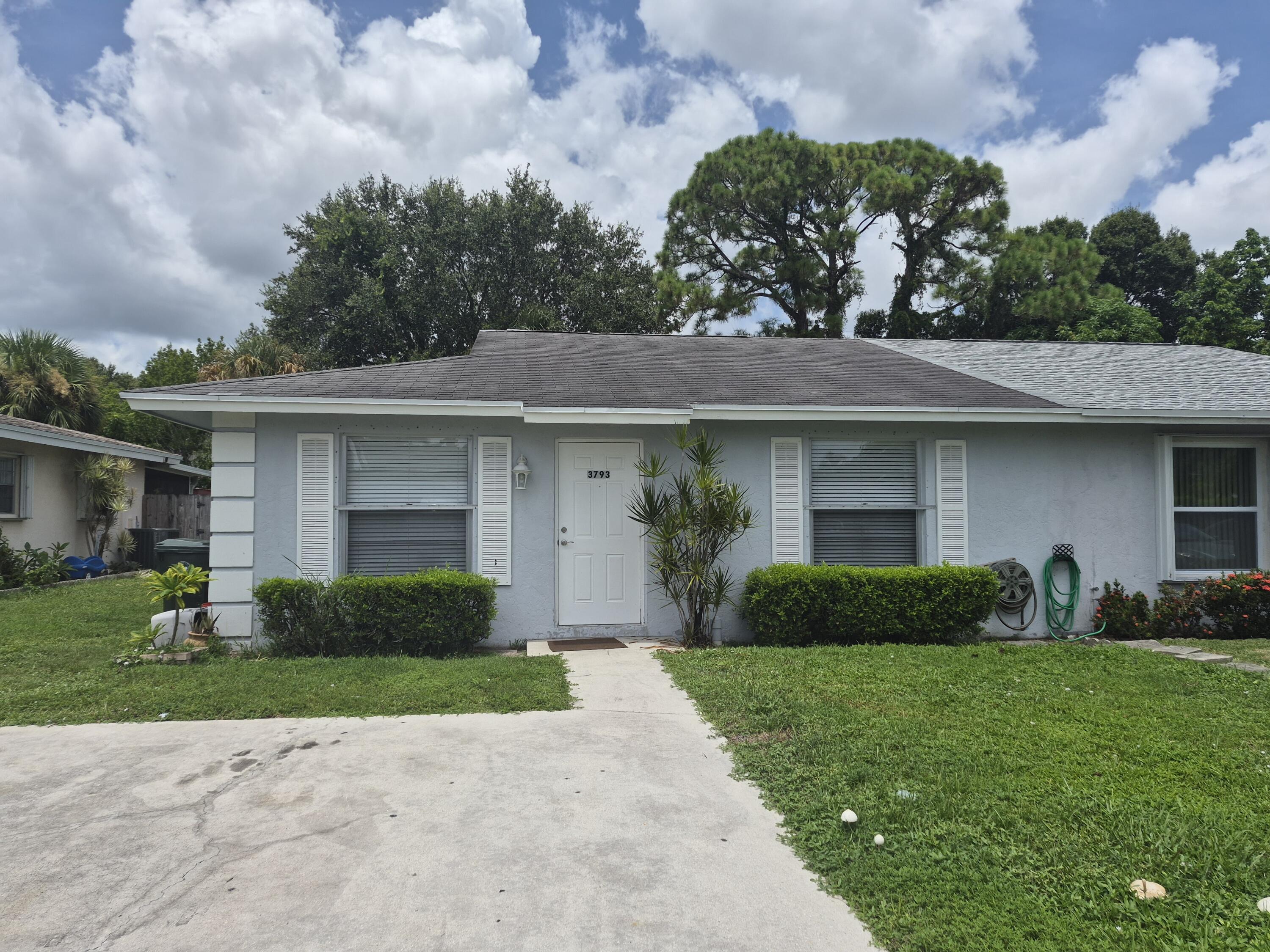 Foto de propiedad en 3793 Heather Drive W, Greenacres, FL 33463 Greenacres con MLS# 
