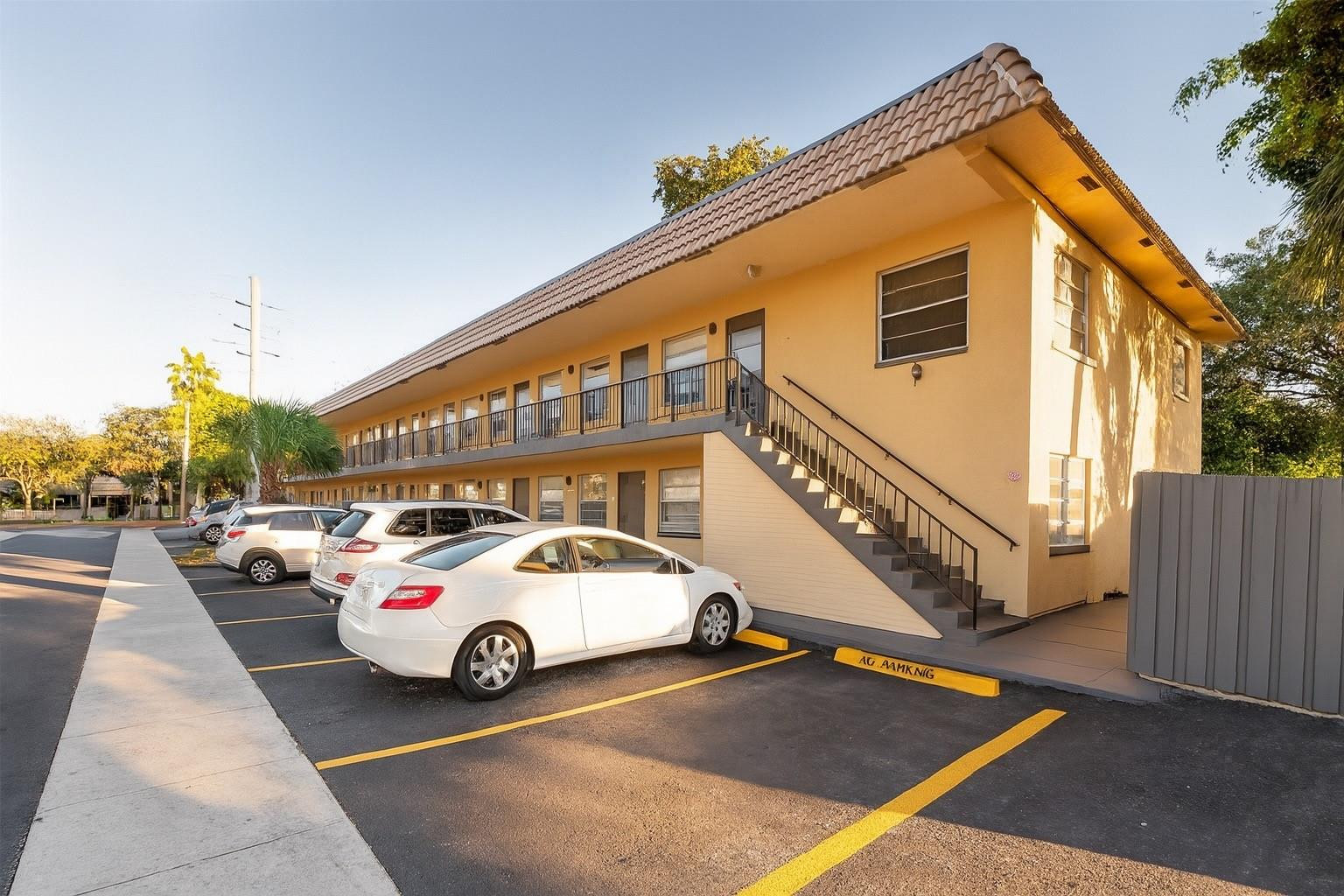 Foto de propiedad en 1151 NE 17th Court 27, Fort Lauderdale, FL 33305 Fort Lauderdale con MLS# 