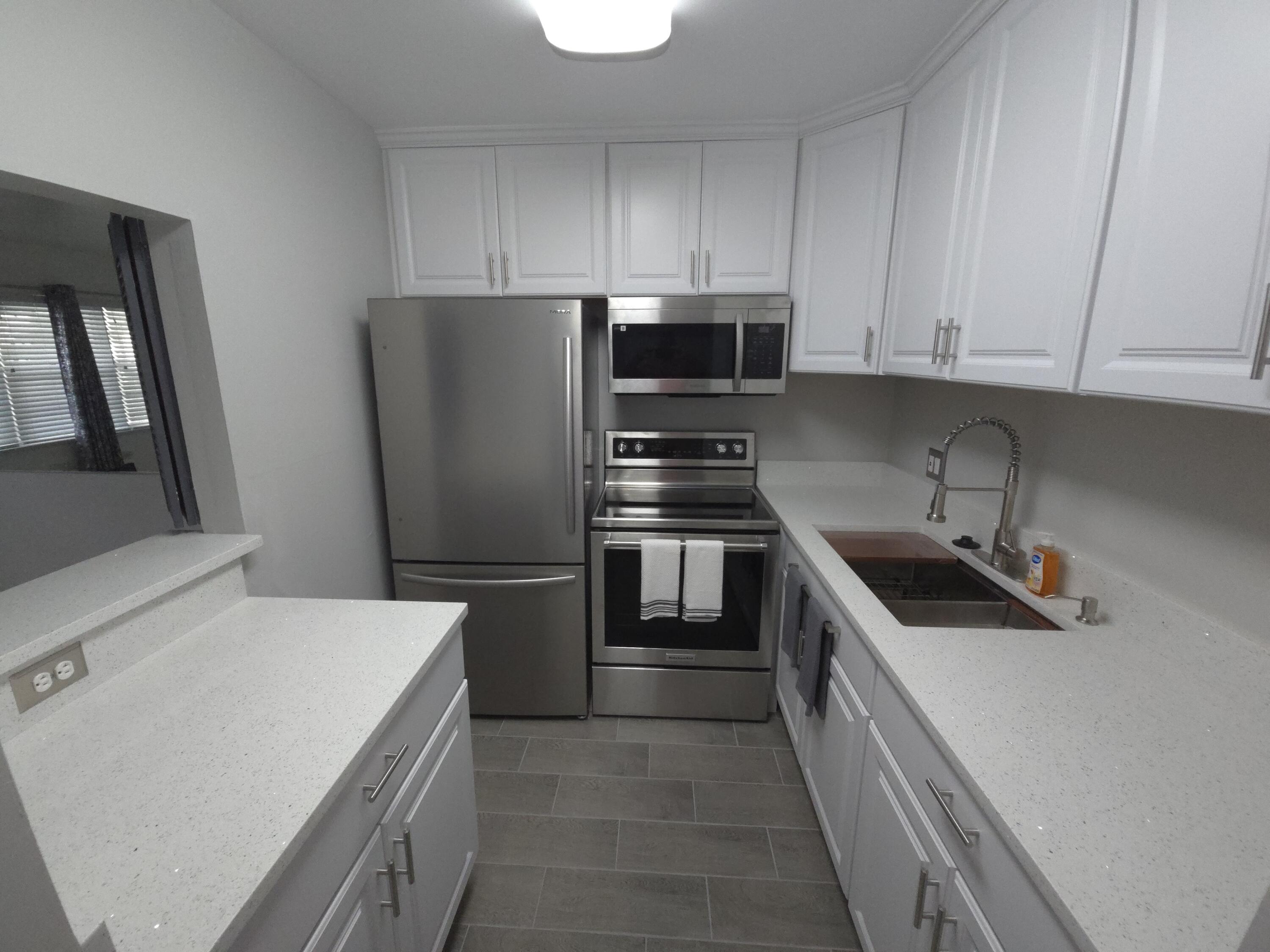 Foto de propiedad en 208 KENT M, West Palm Beach, FL 33417 West Palm Beach con MLS# 