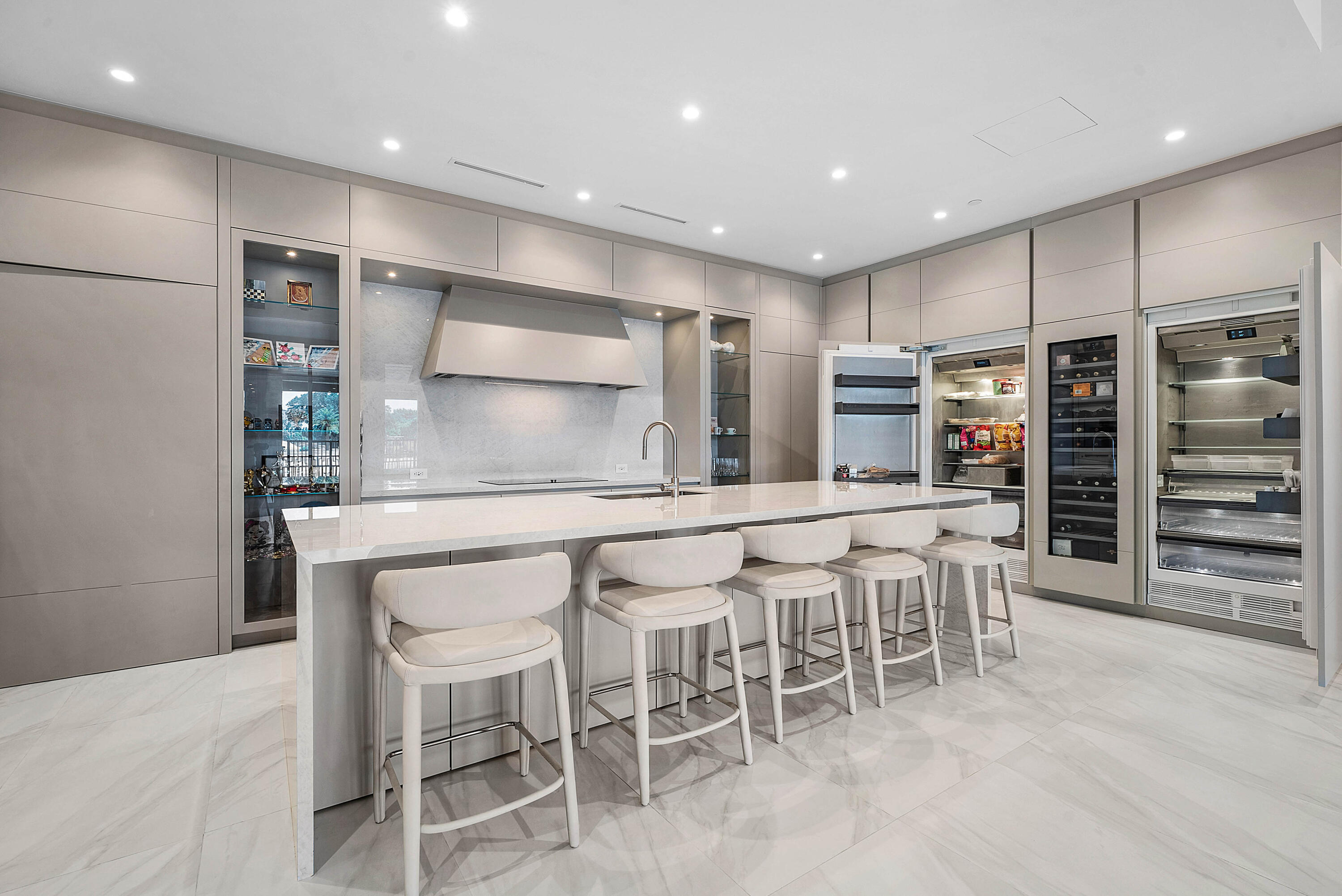 Foto de propiedad en 210 SE MIZNER Boulevard 101, Boca Raton, FL 33432 Boca Raton con MLS# 