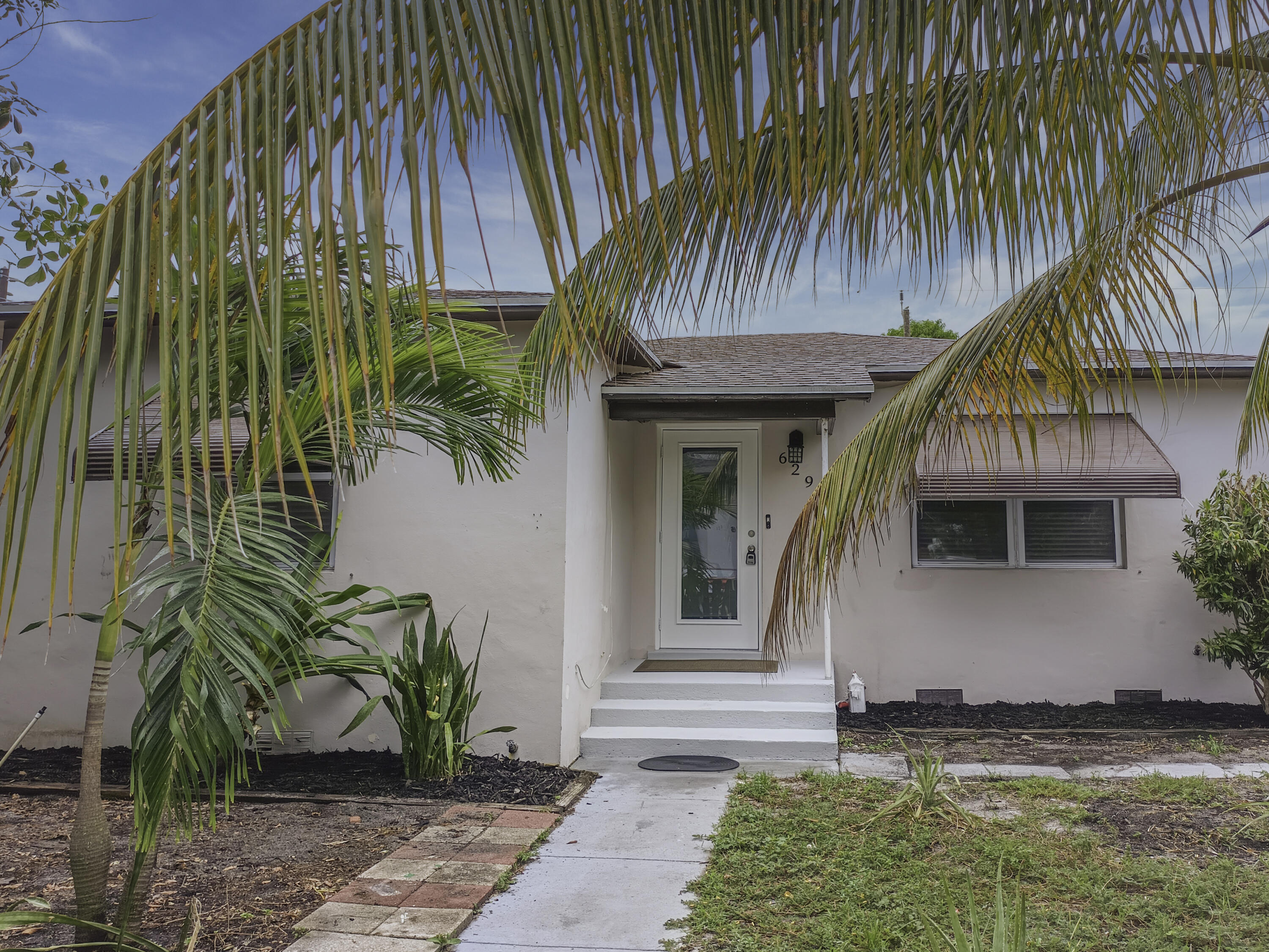 Foto de propiedad en 629 S K Street Unit 1, Lake Worth Beach, FL 33460 Lake Worth Beach con MLS# 
