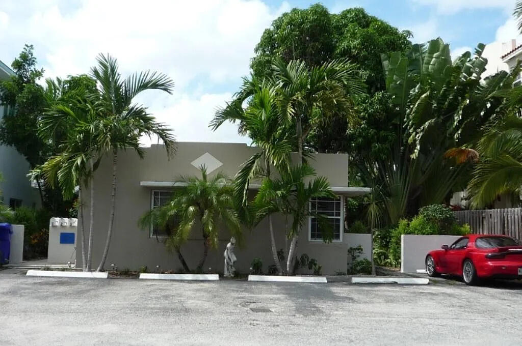 Foto de propiedad en 817 NE 16TH Terrace #2, Fort Lauderdale, FL 33304 Fort Lauderdale con MLS# 