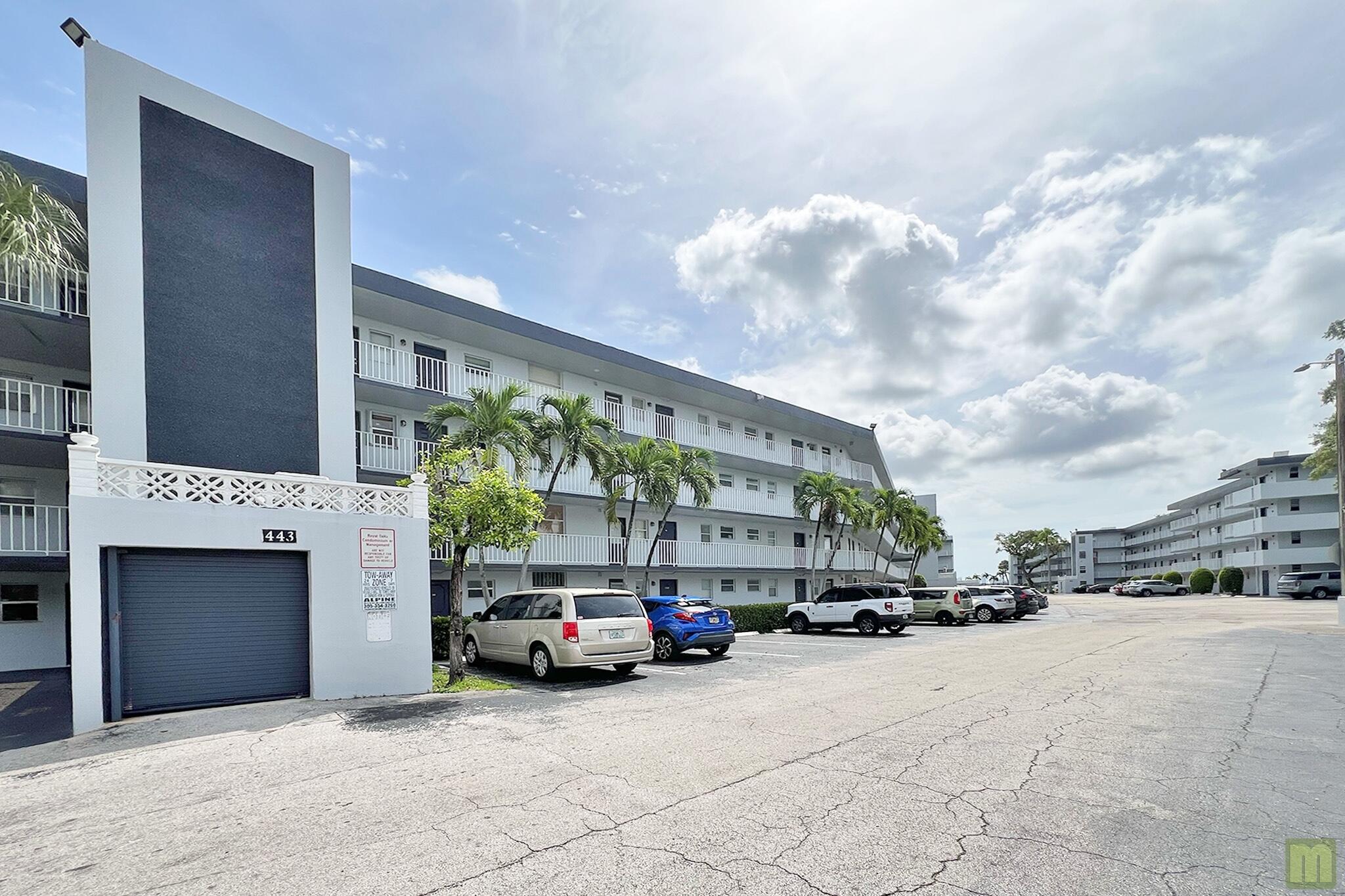 En Venta 443 NE 195TH Street 140, Miami, FL 33179, Miami, FL 33179