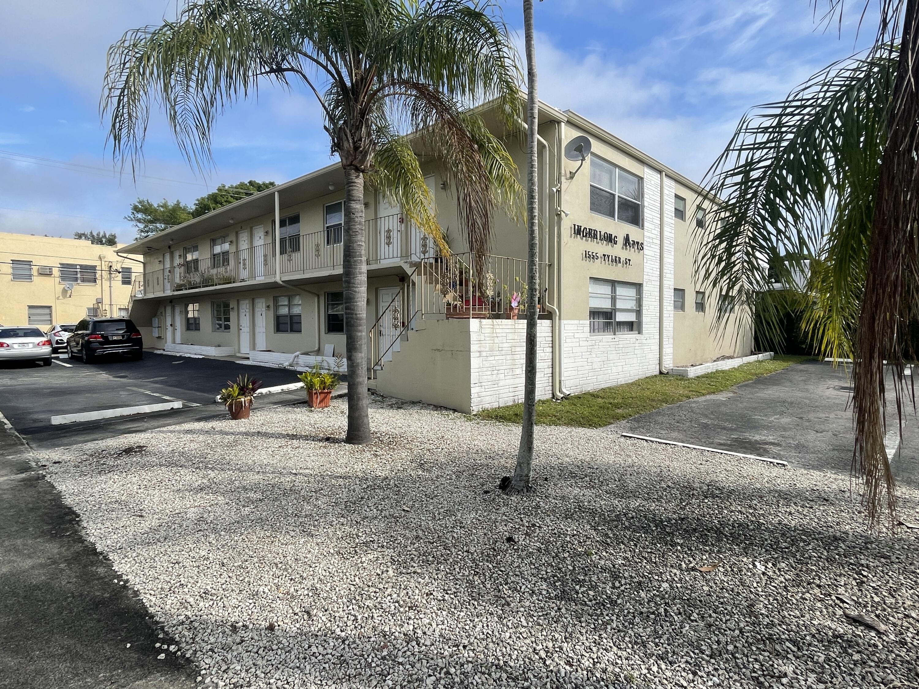 Foto de propiedad en 1555 TYLER Street 01, Hollywood, FL 33020 Hollywood con MLS# 