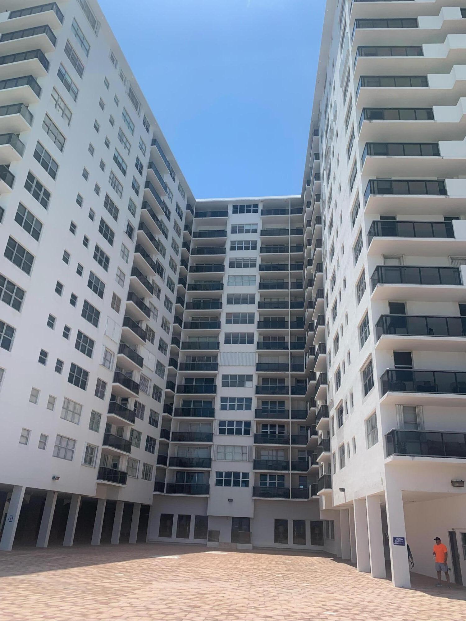 Foto de propiedad en 6039 COLLINS Avenue 1722, Miami Beach, FL 33140 Miami Beach con MLS# 