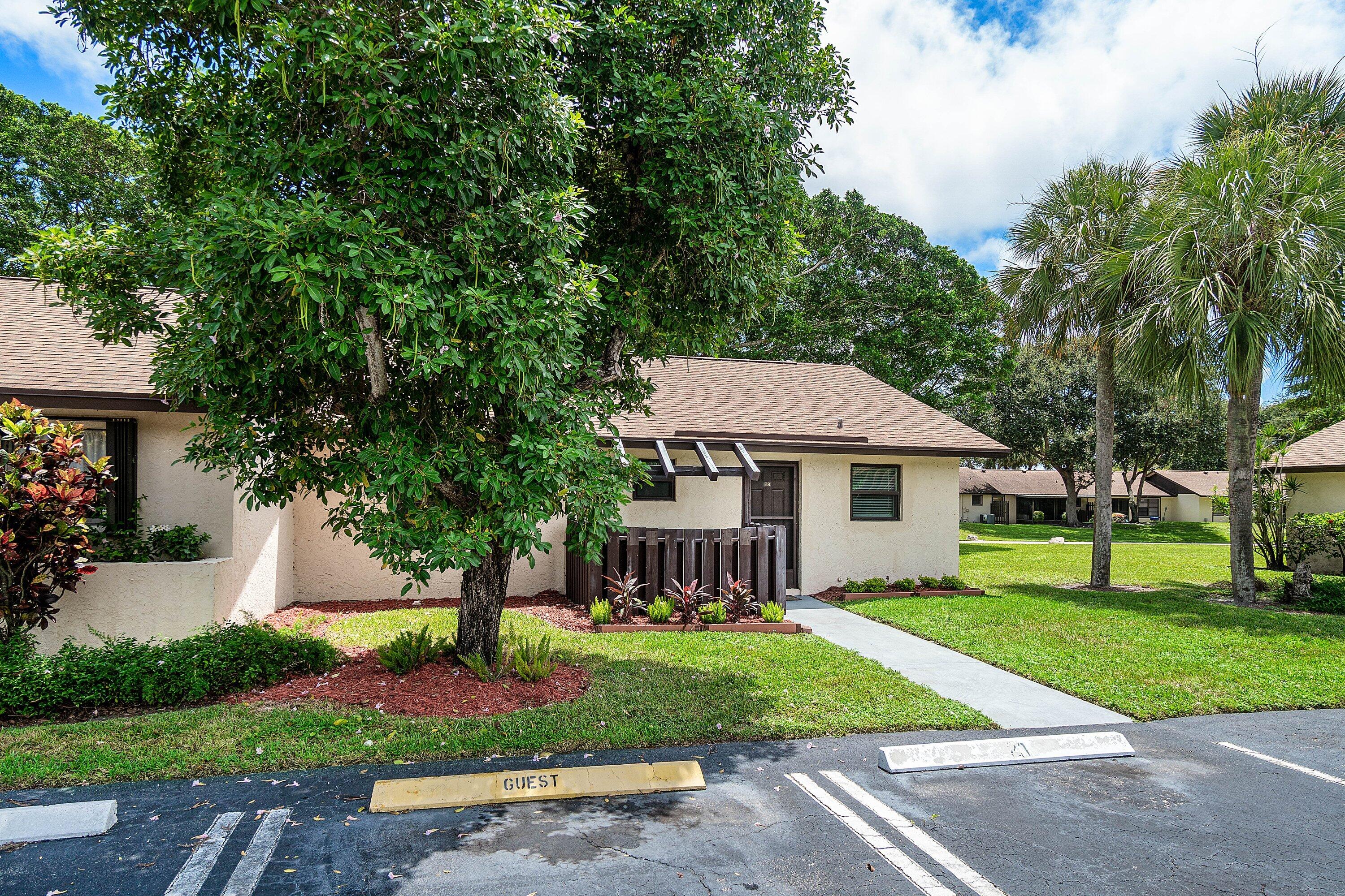 Foto de propiedad en 28 Via De Casas Norte, Boynton Beach, FL 33426 Boynton Beach con MLS# 
