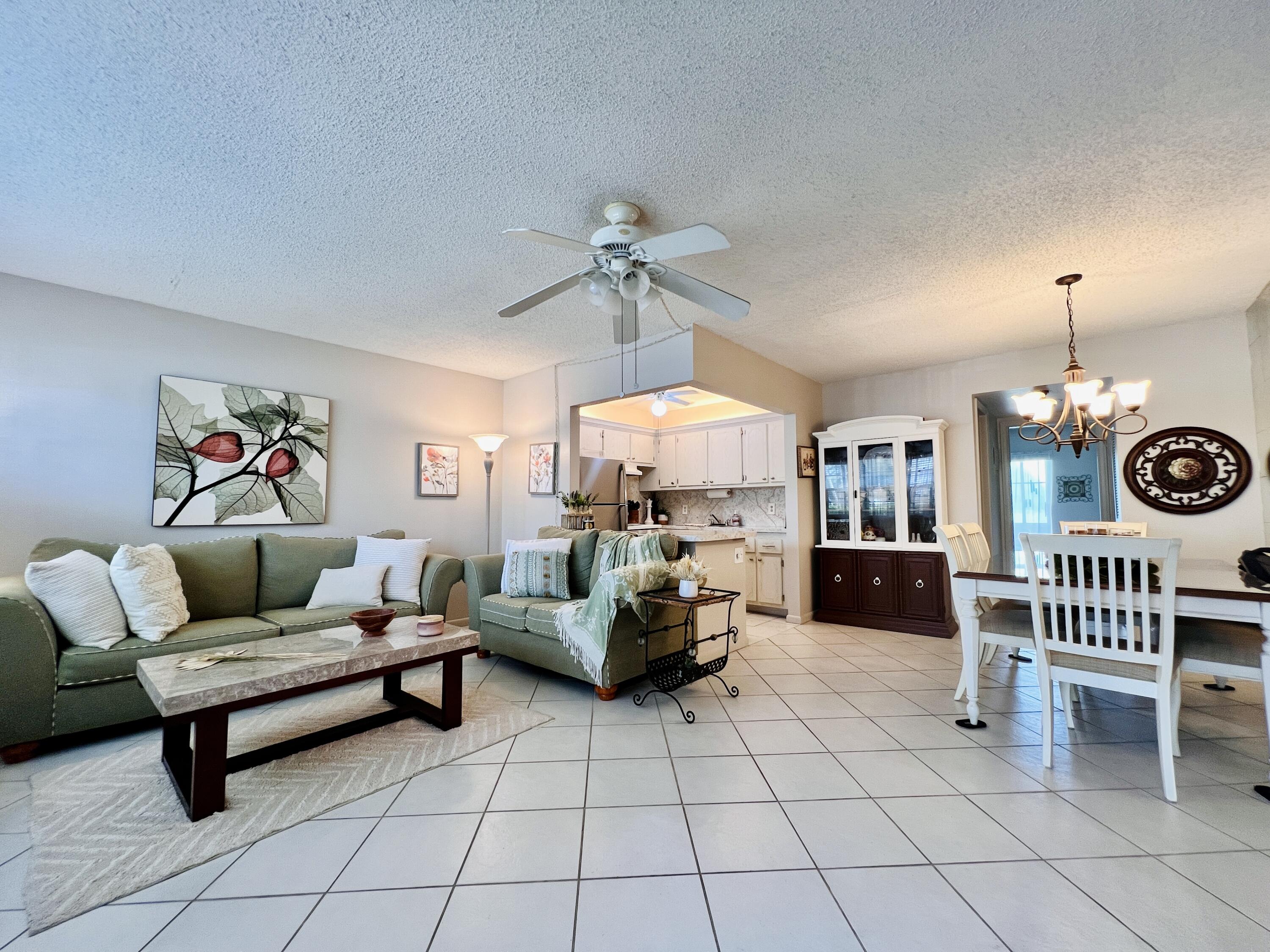 Foto de propiedad en 159 Berkshire H, West Palm Beach, FL 33417 West Palm Beach con MLS# 