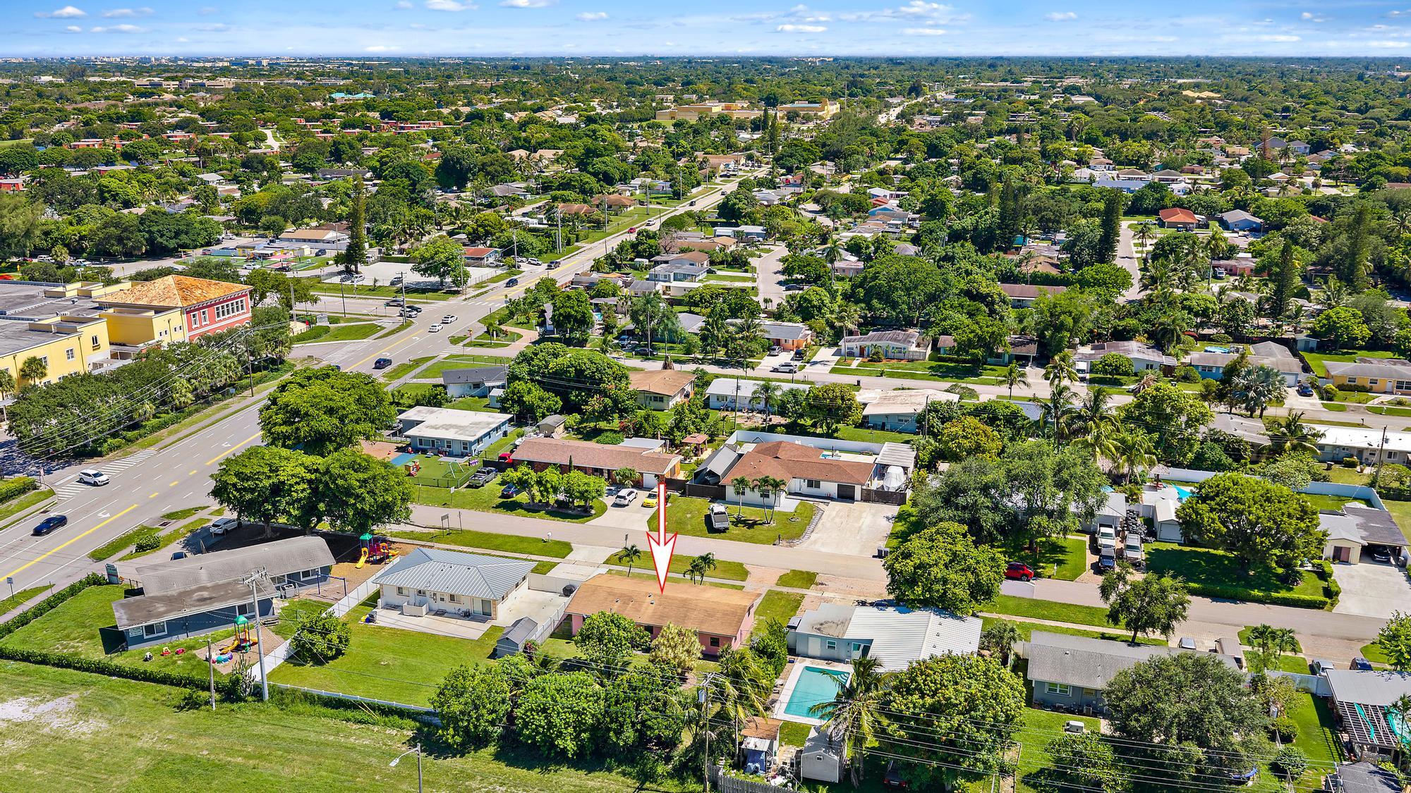 Close to I-95, golf course, West Palm Beach and Palm Springs libraries, airport and Downtown West Palm Beach. School, elementary, middle and high school are Magnet Schools.