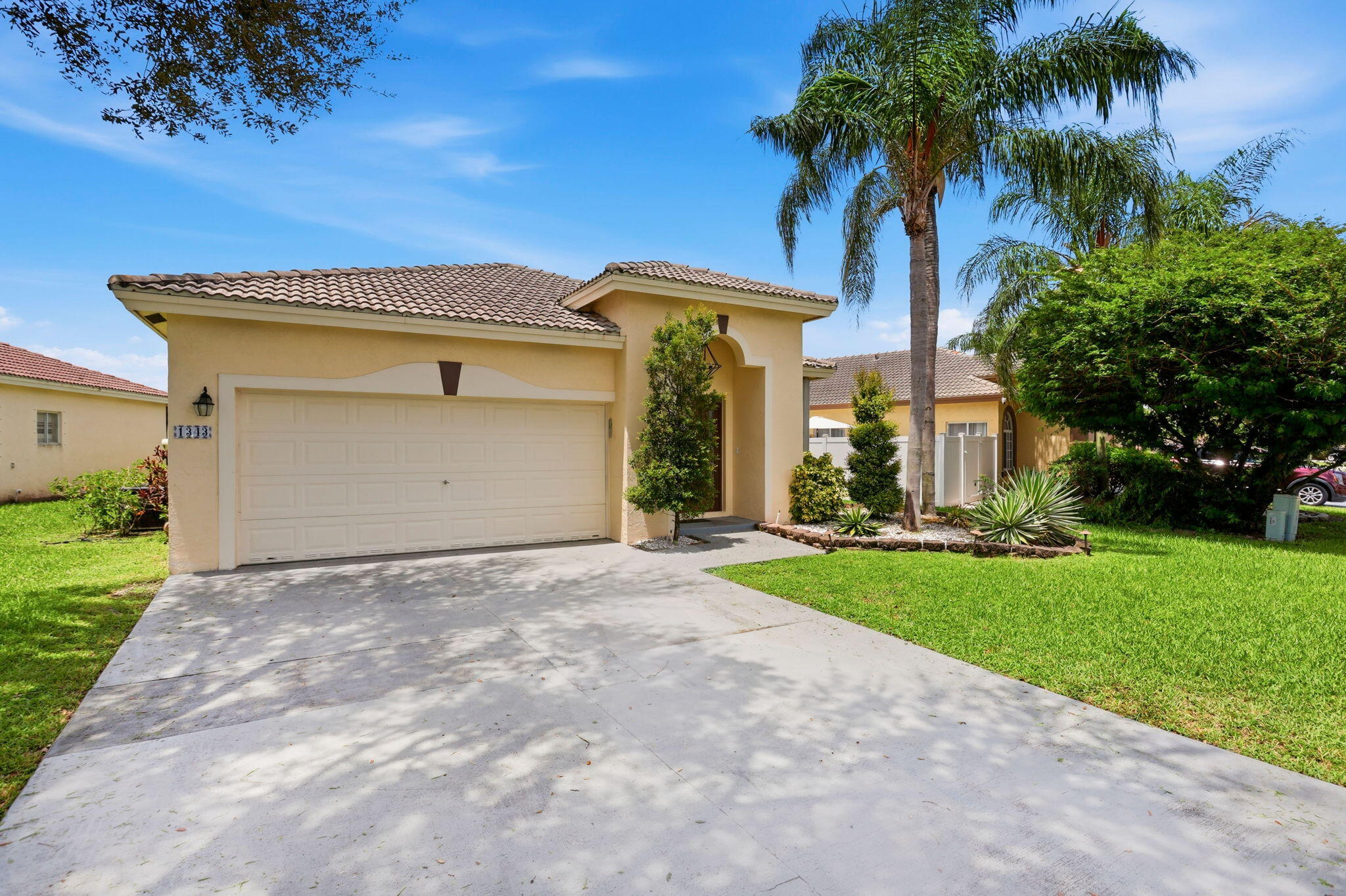 Foto de propiedad en 1343 SW 44TH Terrace, Deerfield Beach, FL 33442 Deerfield Beach con MLS# 