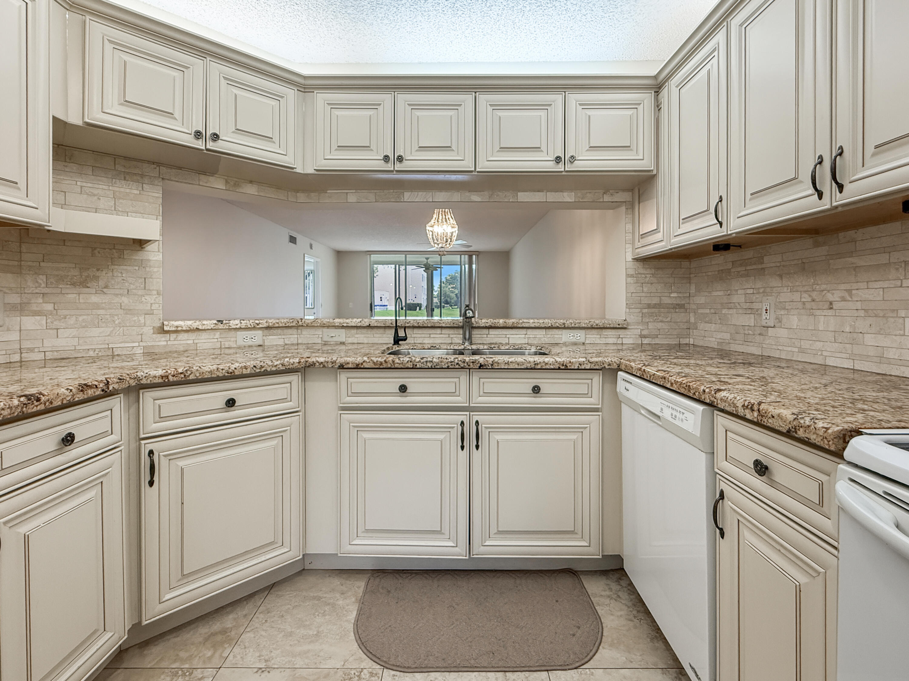 Foto de propiedad en 10111 NW 24TH Place 106, Sunrise, FL 33322 Sunrise con MLS# 