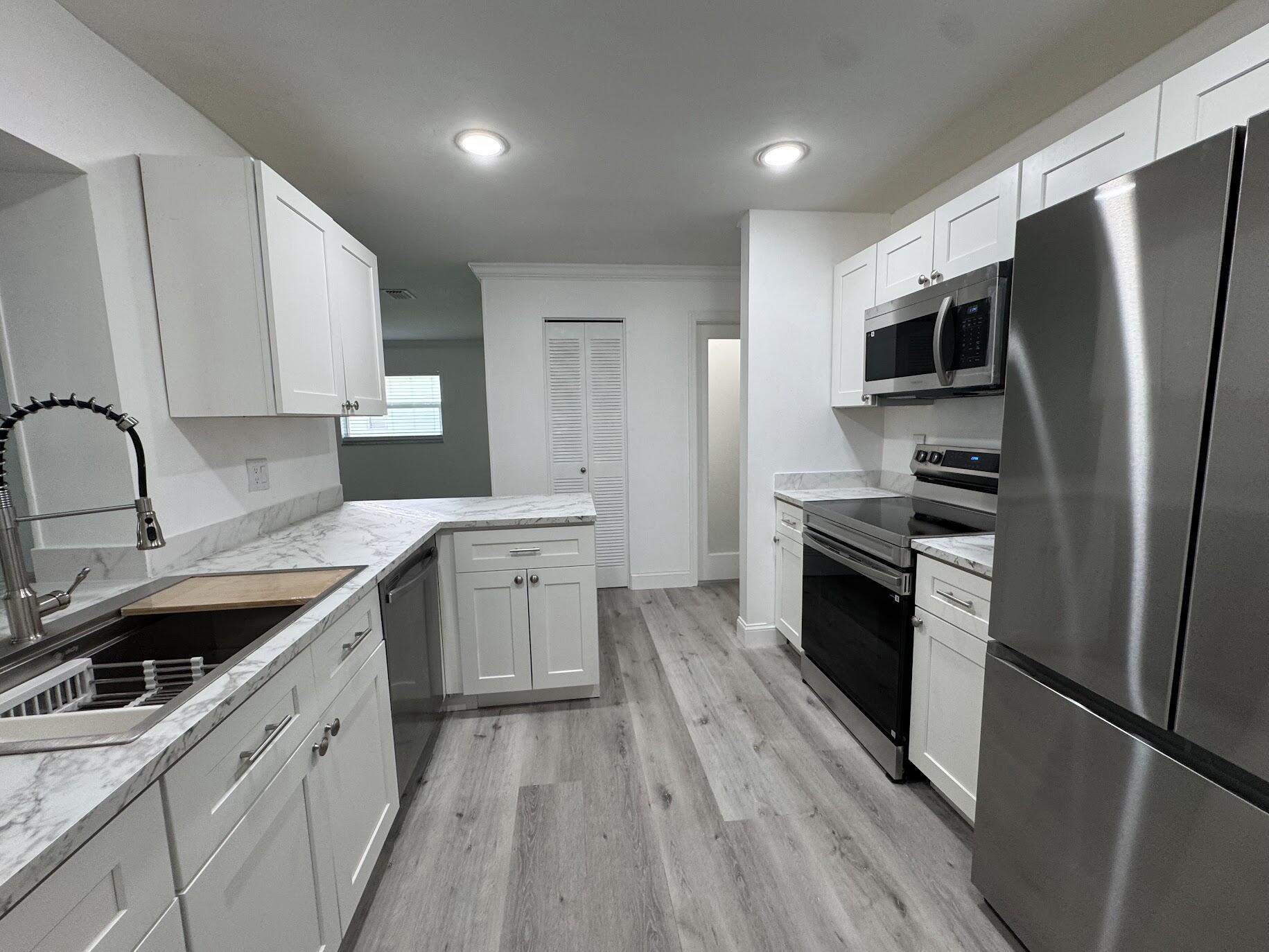 Foto de propiedad en 1331 W Campanelli Drive, Plantation, FL 33322 Plantation con MLS# 