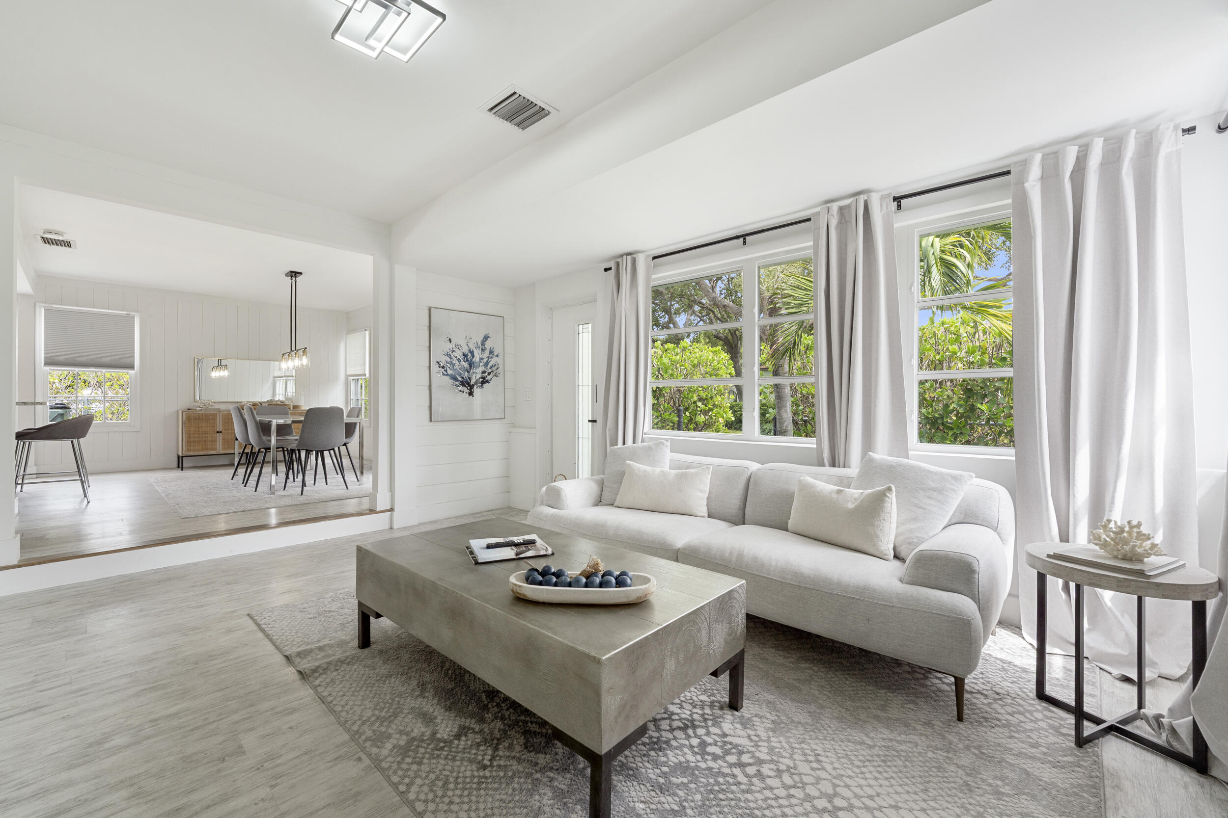 Foto de propiedad en 313 N 16TH Avenue N, Lake Worth Beach, FL 33460 Lake Worth Beach con MLS# 